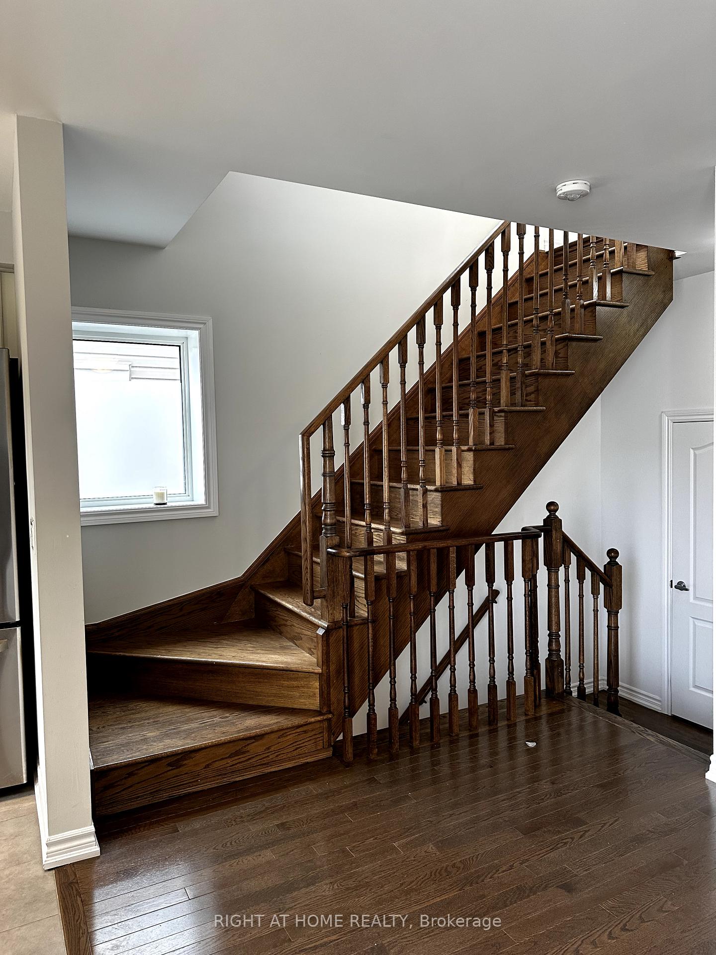 Photo 12 of 27 Nearco Crescent, Oshawa, Windfields — HOMEH