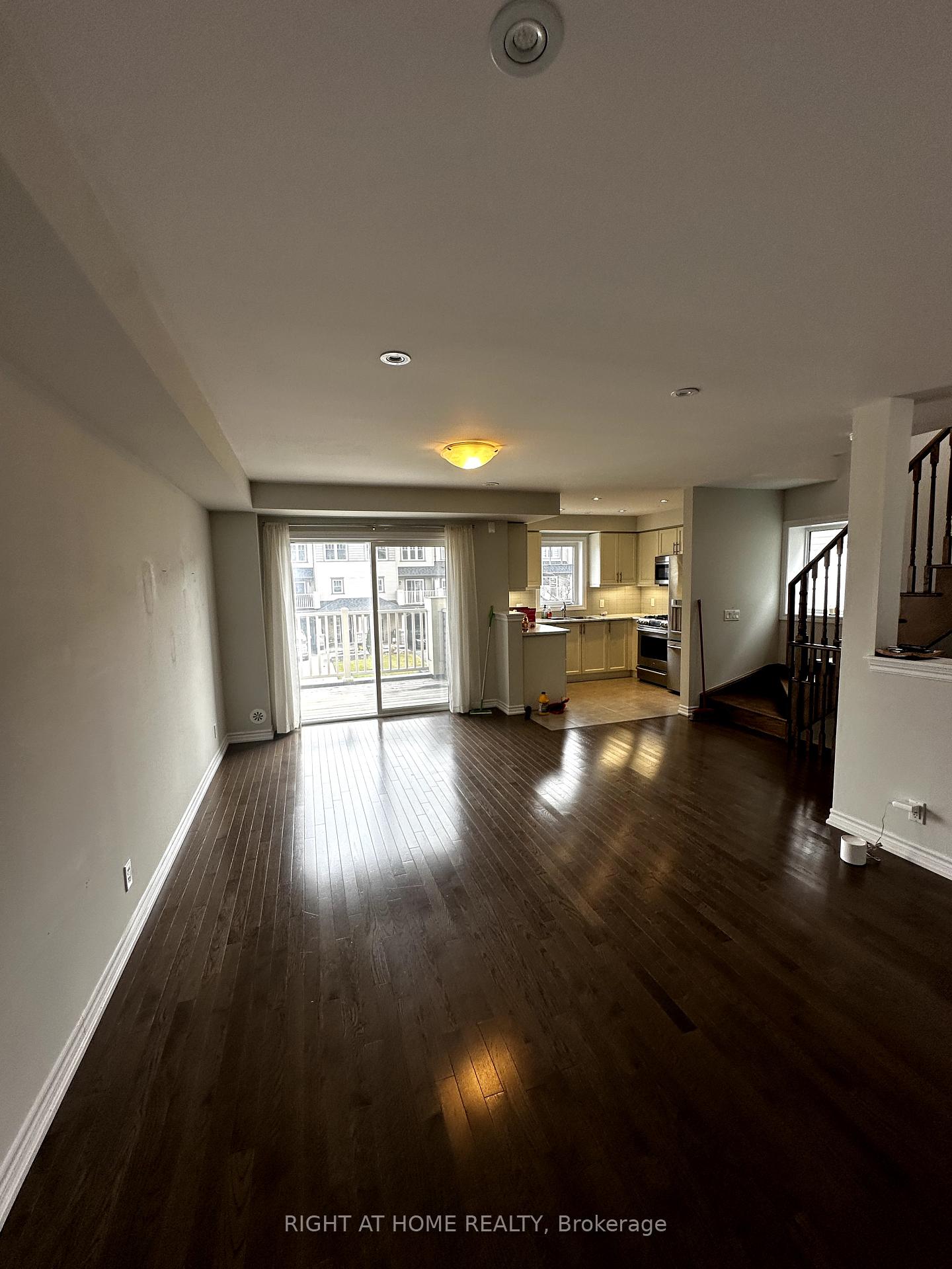 Photo 16 of 27 Nearco Crescent, Oshawa, Windfields — HOMEH