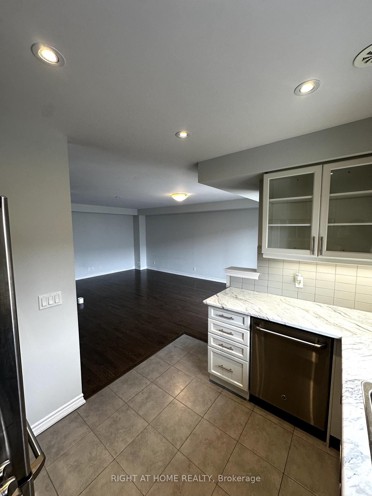 Photo 18 of 27 Nearco Crescent, Oshawa, Windfields — HOMEH