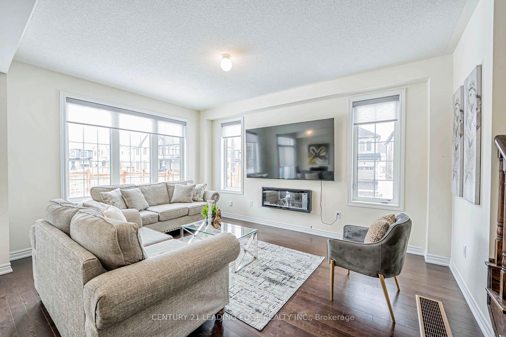 Photo 11 of 1 O'Reilly Street, Whitby, Rural Whitby — HOMEH