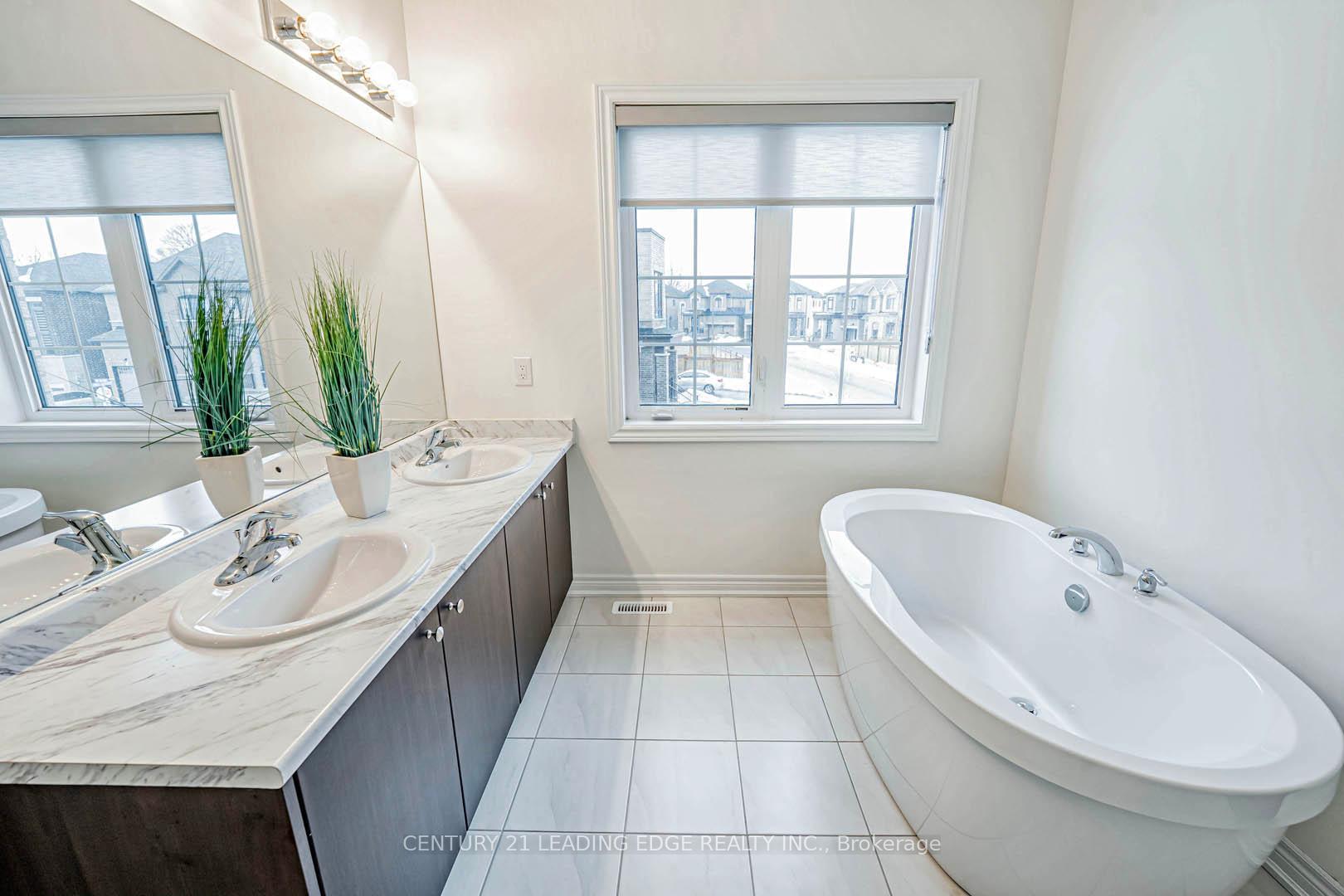 Photo 71 of 1 O'Reilly Street, Whitby, Rural Whitby — HOMEH