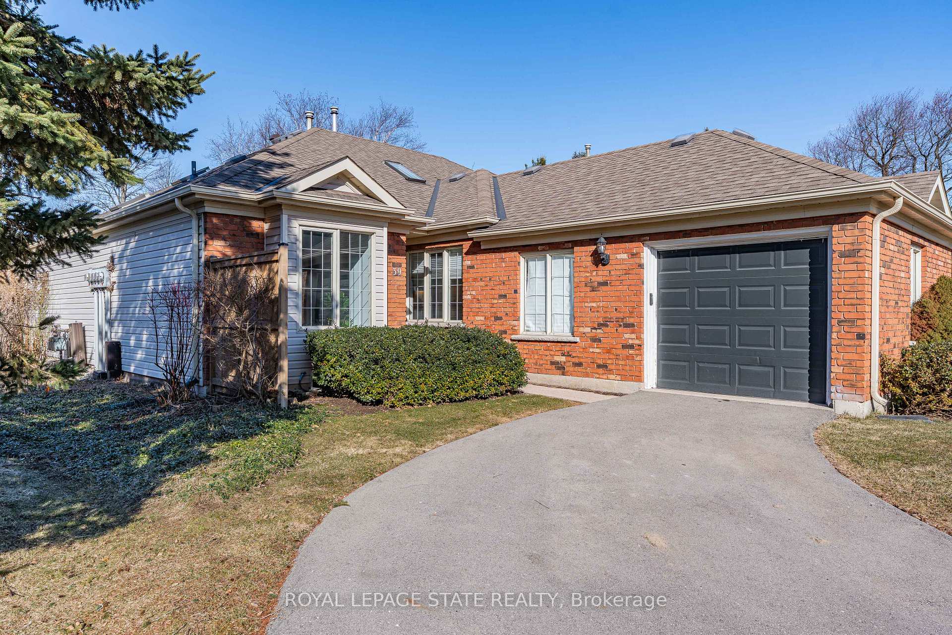 Photo 3 of Unit 39, 175 Fiddlers Green Road, Hamilton, Ancaster — HOMEH
