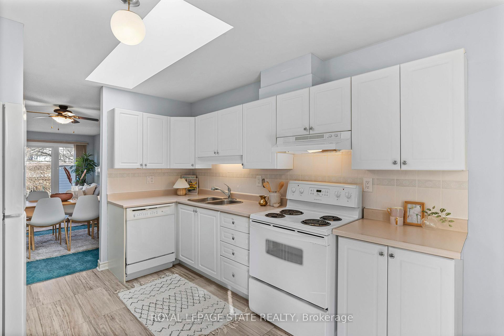 Photo 9 of Unit 39, 175 Fiddlers Green Road, Hamilton, Ancaster — HOMEH