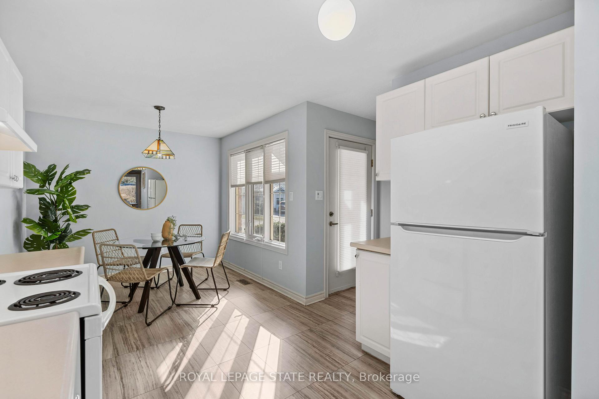 Photo 11 of Unit 39, 175 Fiddlers Green Road, Hamilton, Ancaster — HOMEH