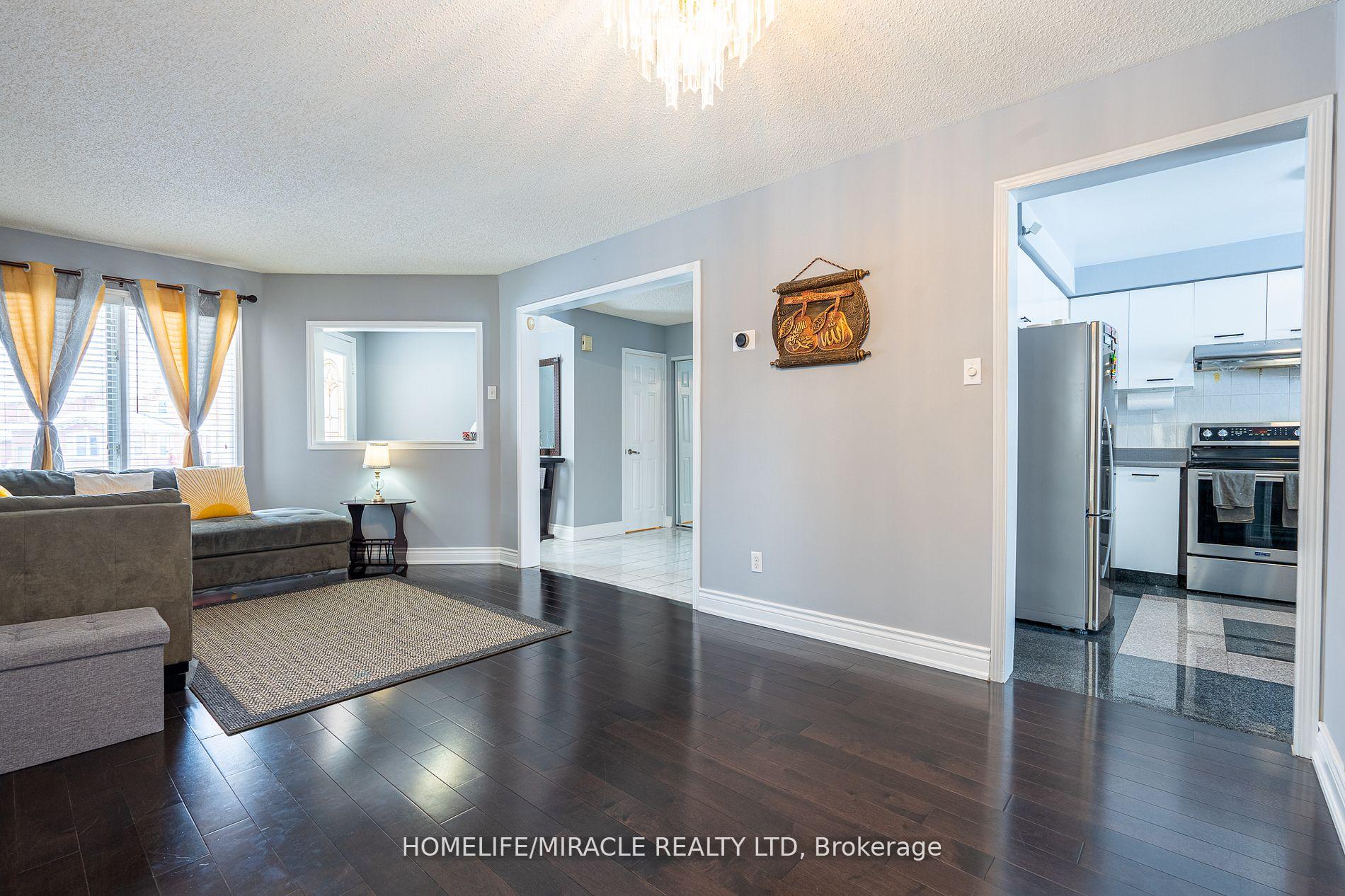 Photo 12 of 65 Hughes Crescent, Ajax, Central — HOMEH