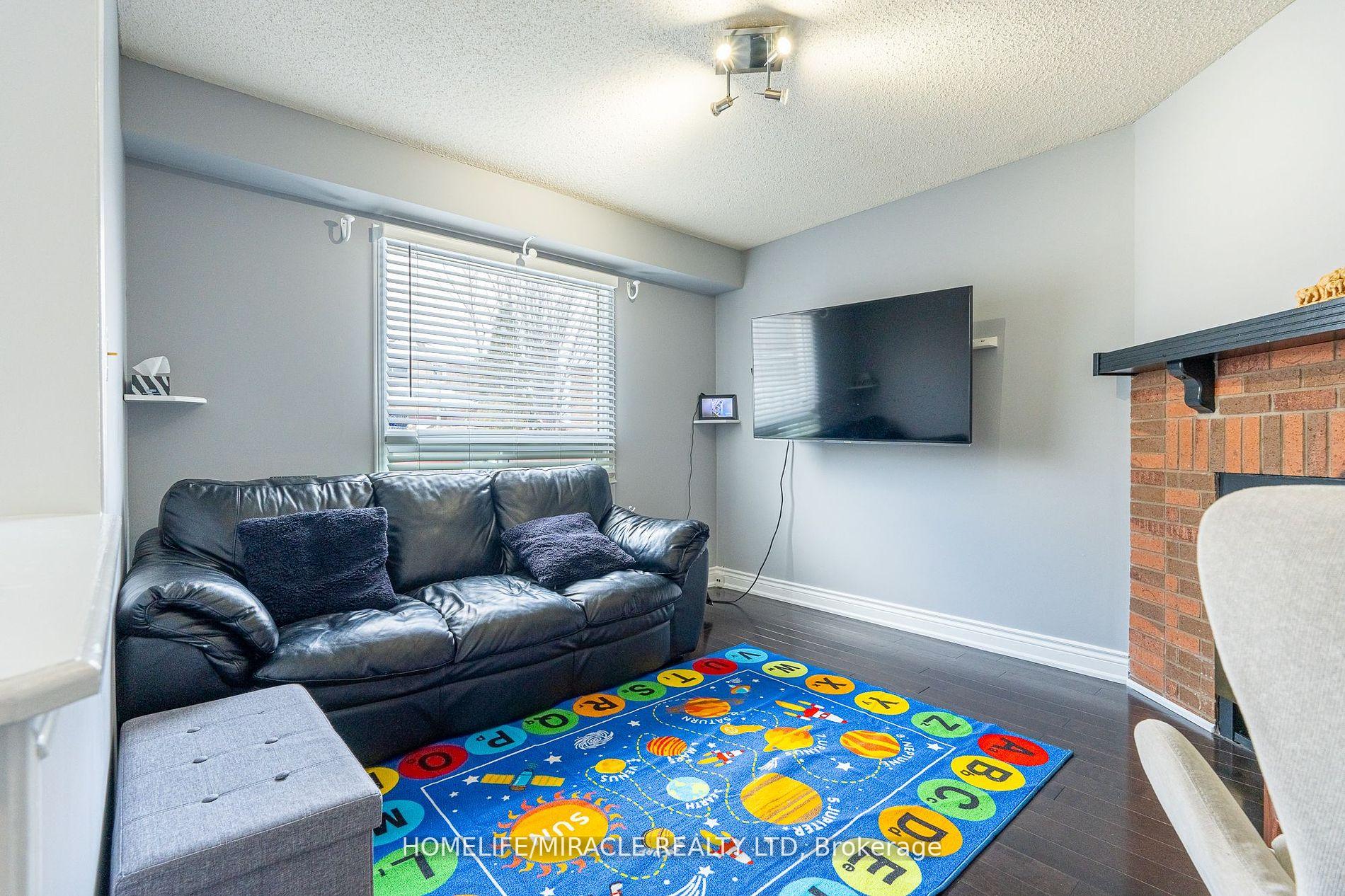 Photo 21 of 65 Hughes Crescent, Ajax, Central — HOMEH