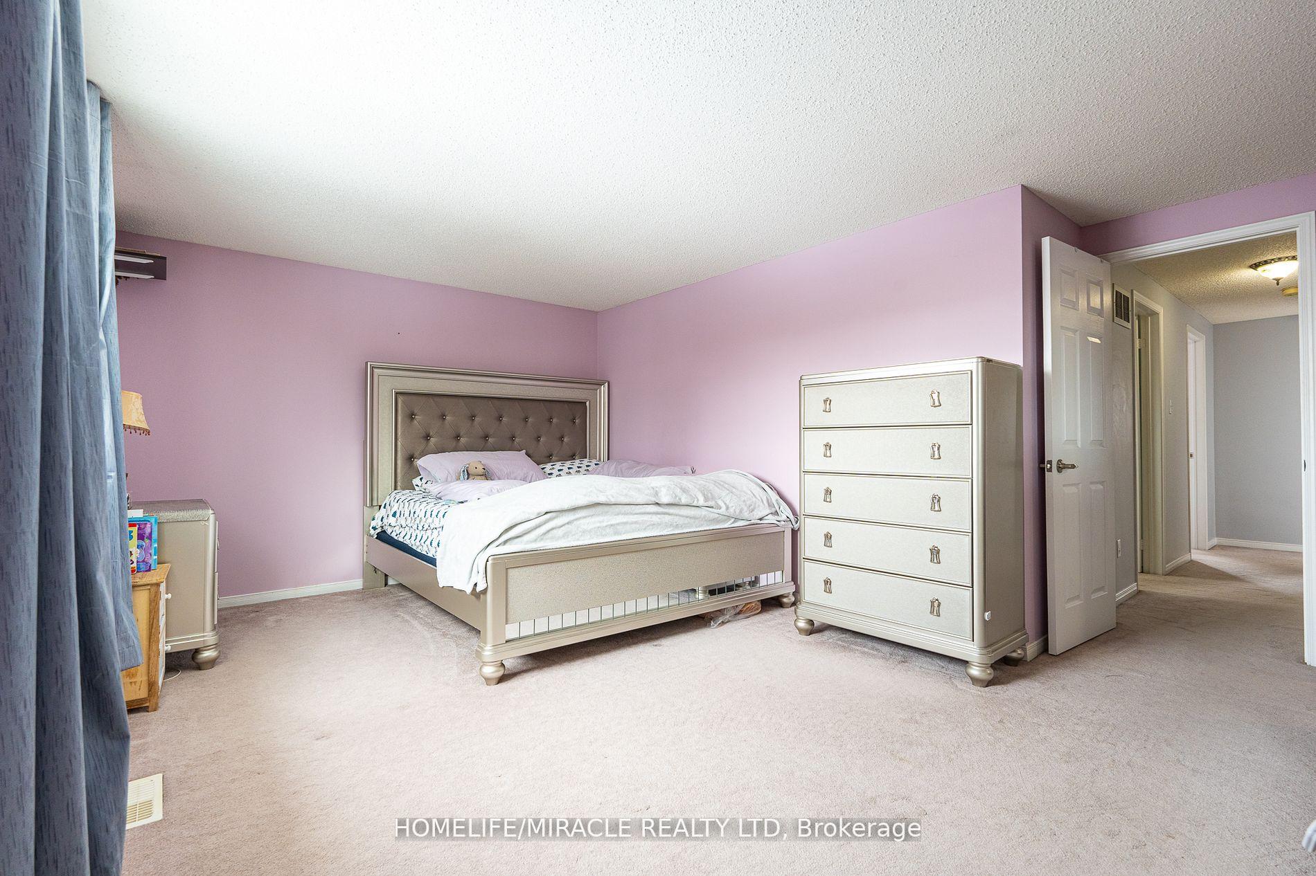 Photo 37 of 65 Hughes Crescent, Ajax, Central — HOMEH