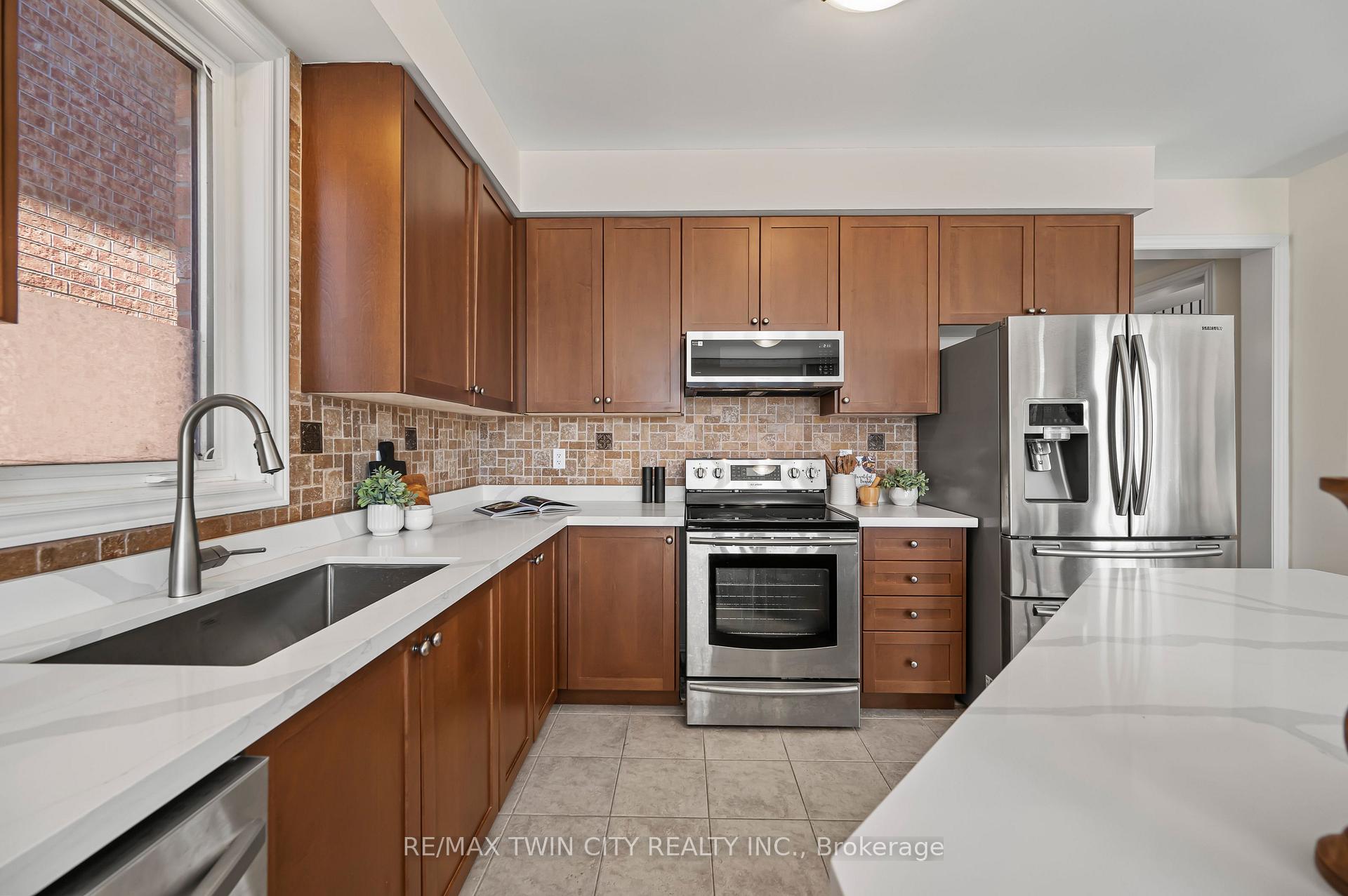 Photo 40 of 617 Pinery Trail, Waterloo — HOMEH