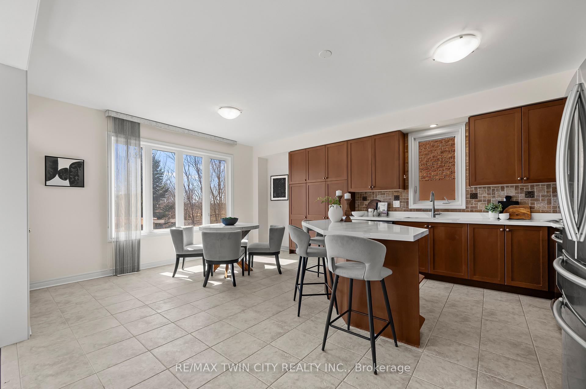 Photo 18 of 617 Pinery Trail, Waterloo — HOMEH