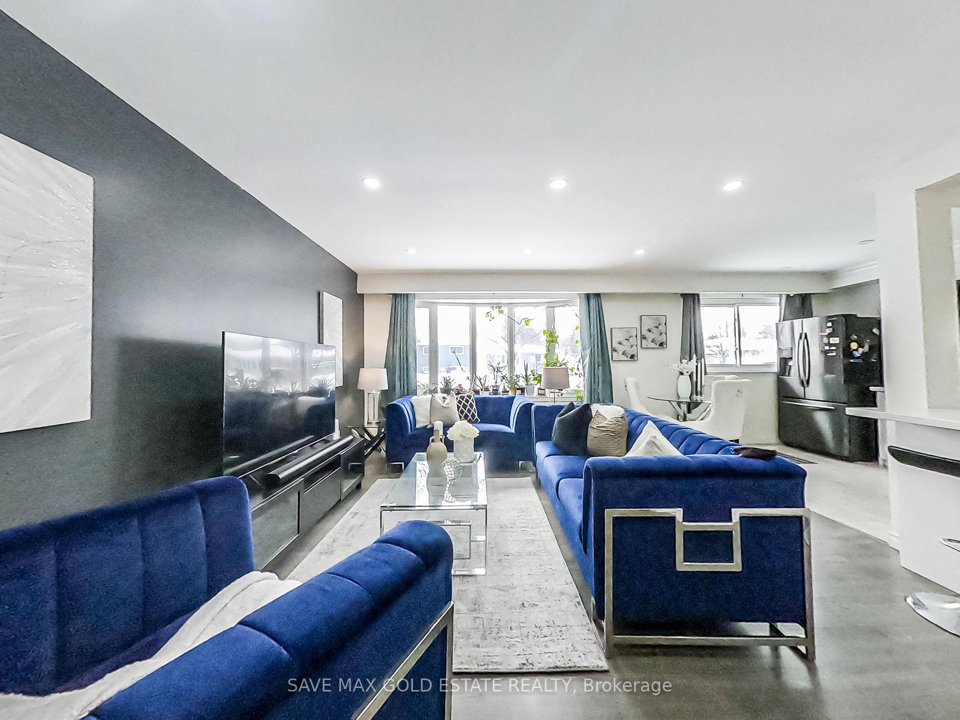 Photo 5 of 122 Hazelglen Drive, Kitchener — HOMEH