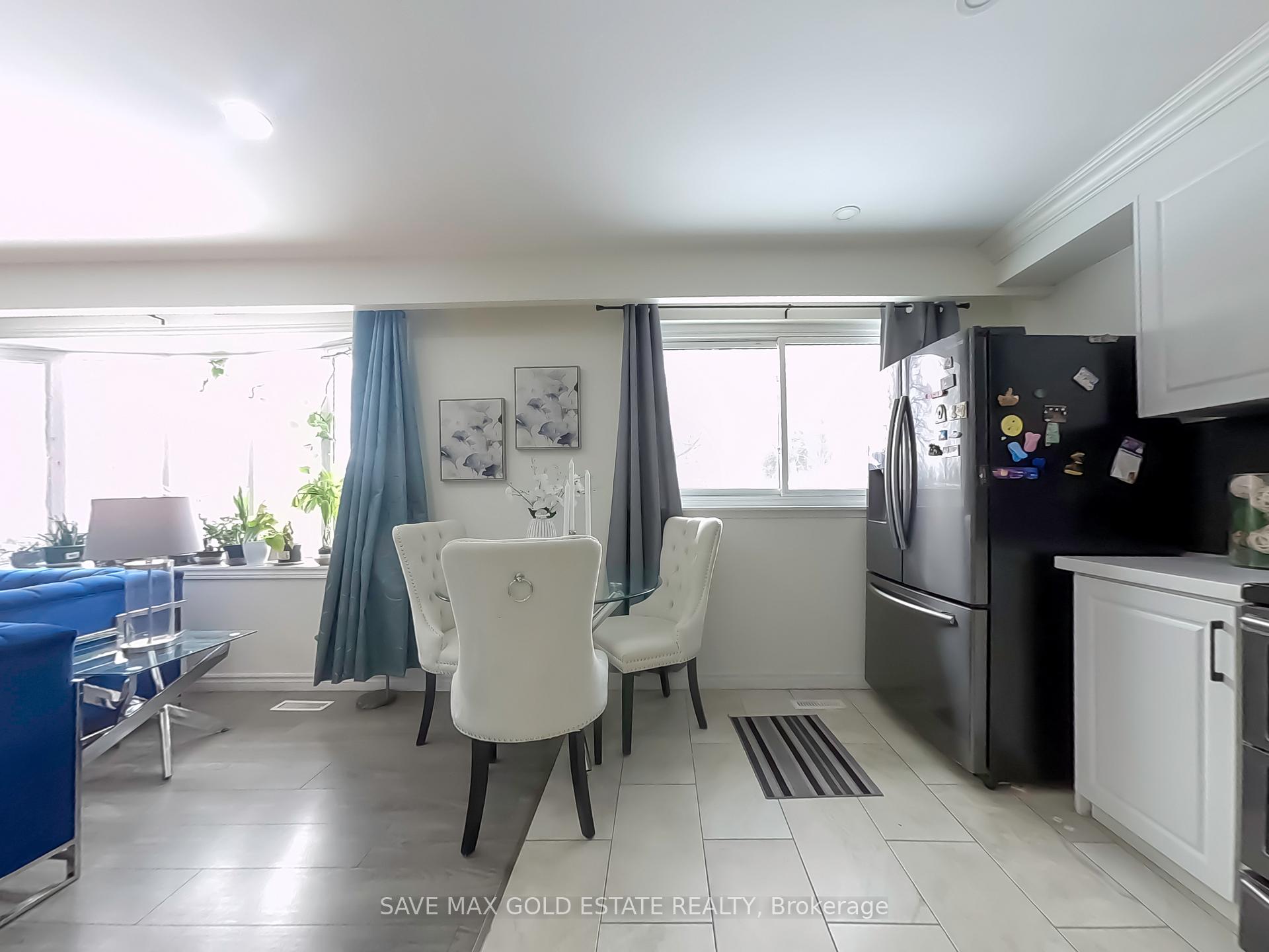 Photo 9 of 122 Hazelglen Drive, Kitchener — HOMEH