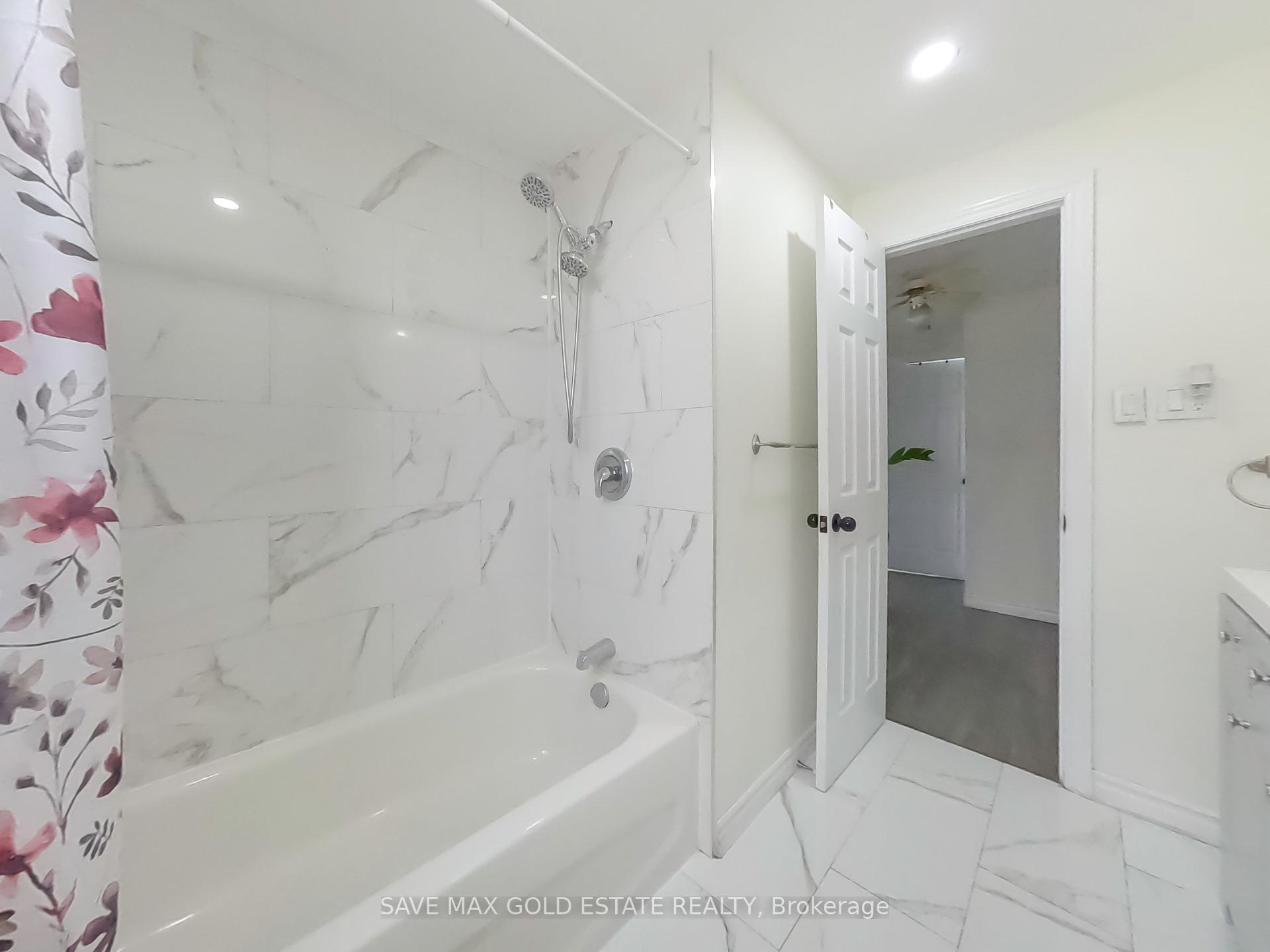 Photo 19 of 122 Hazelglen Drive, Kitchener — HOMEH