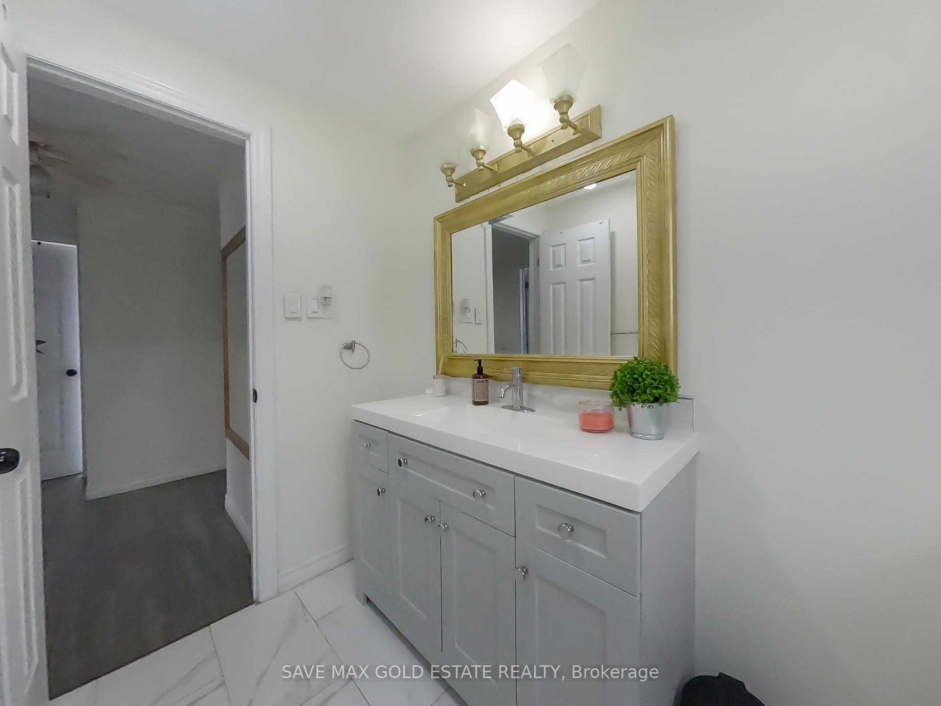 Photo 20 of 122 Hazelglen Drive, Kitchener — HOMEH