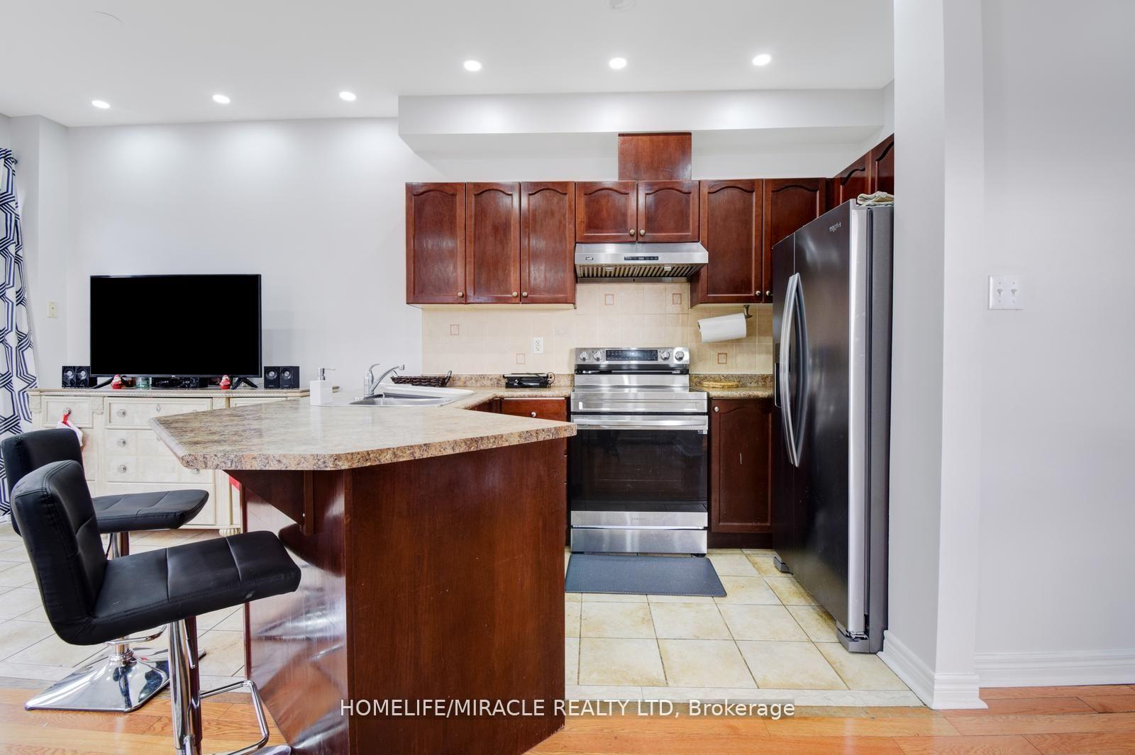Photo 19 of 46 Clementine Drive, Brampton, Bram West — HOMEH