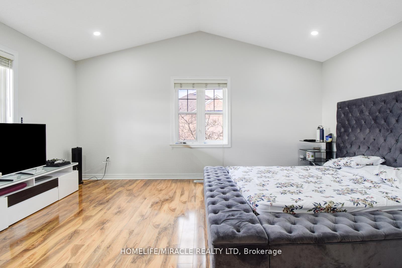 Photo 32 of 46 Clementine Drive, Brampton, Bram West — HOMEH