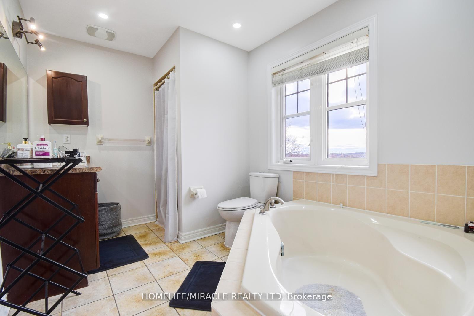 Photo 35 of 46 Clementine Drive, Brampton, Bram West — HOMEH
