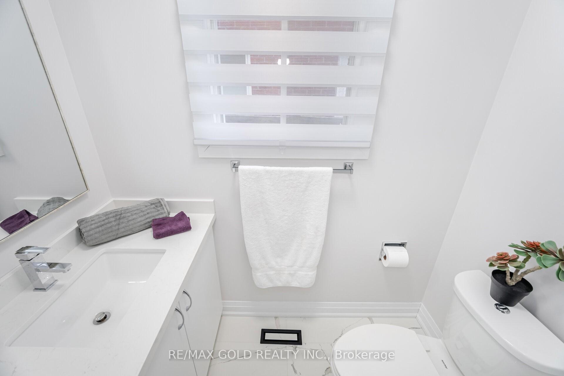 Photo 10 of 110 Wexford Road, Brampton, Heart Lake West — HOMEH