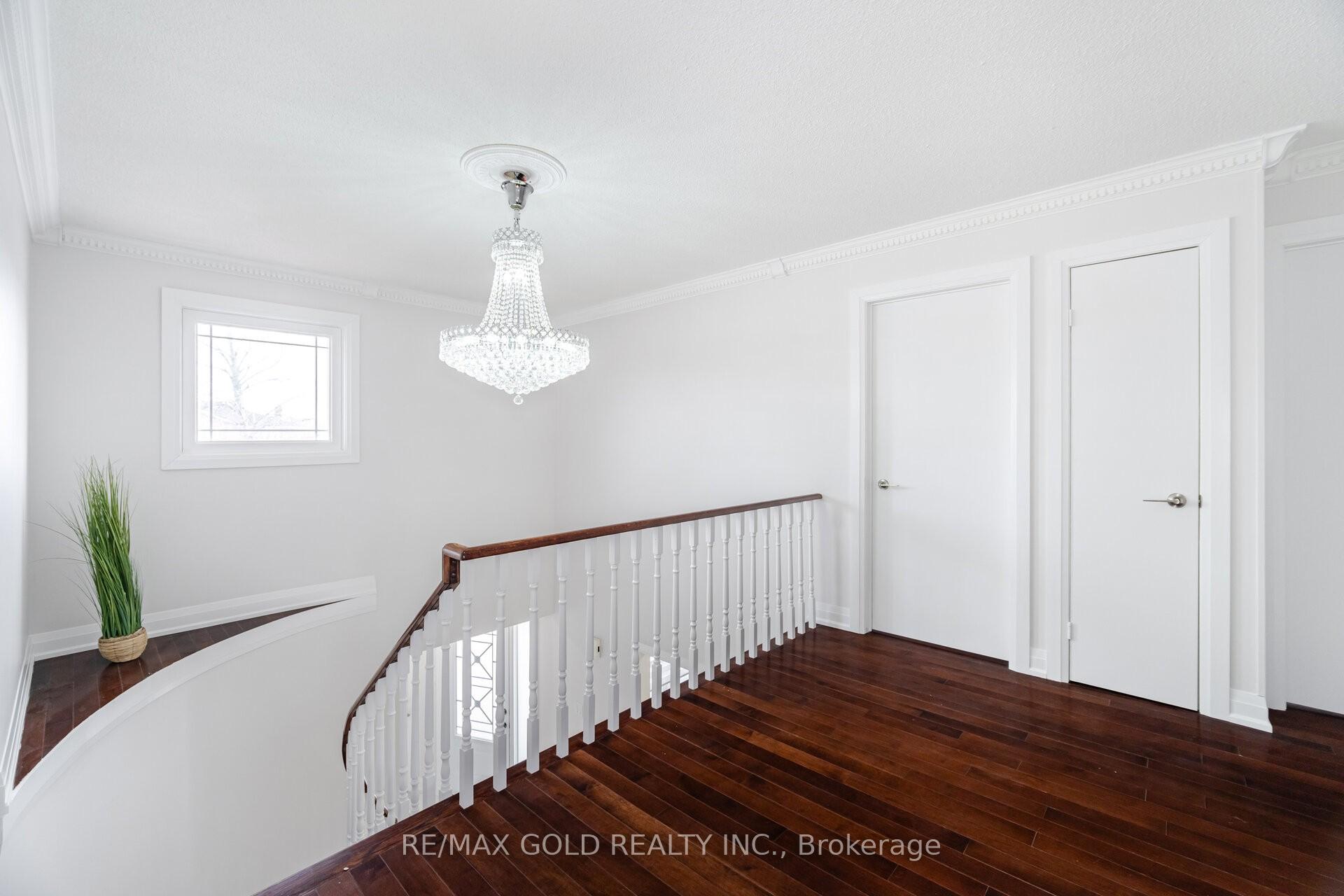 Photo 12 of 110 Wexford Road, Brampton, Heart Lake West — HOMEH