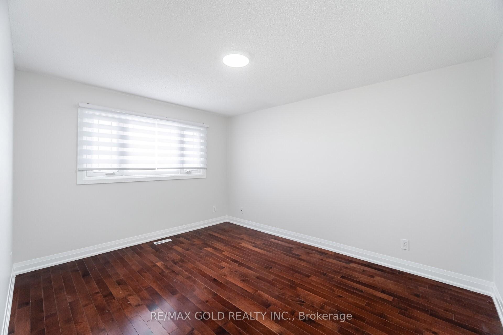 Photo 15 of 110 Wexford Road, Brampton, Heart Lake West — HOMEH