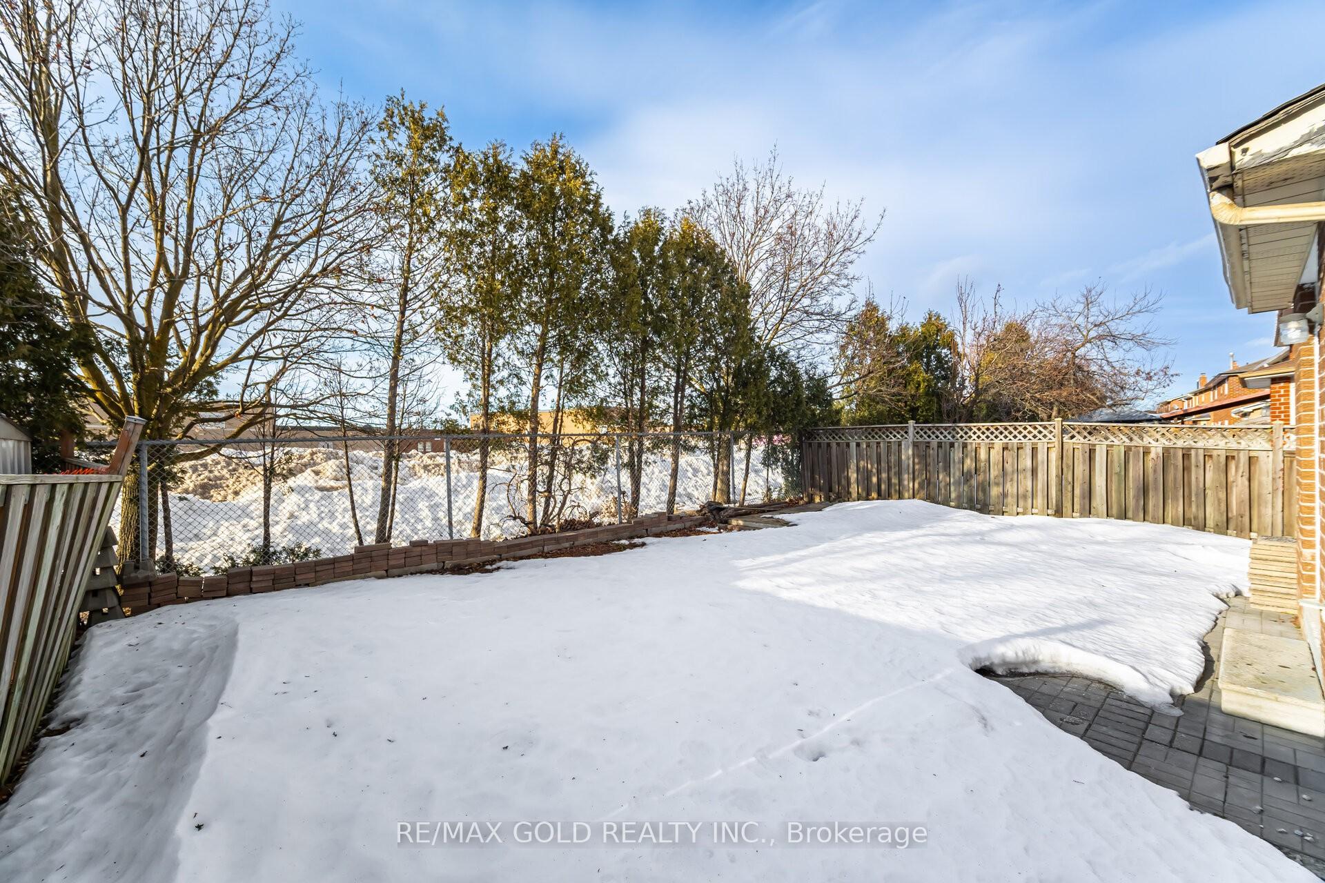 Photo 24 of 110 Wexford Road, Brampton, Heart Lake West — HOMEH