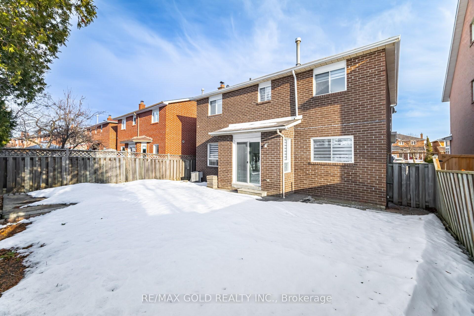Photo 25 of 110 Wexford Road, Brampton, Heart Lake West — HOMEH