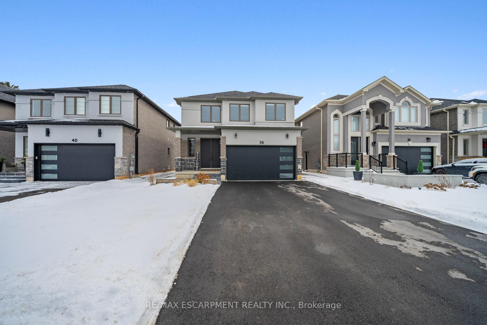 Photo 4 of 36 Miller Drive, Hamilton, Ancaster — HOMEH