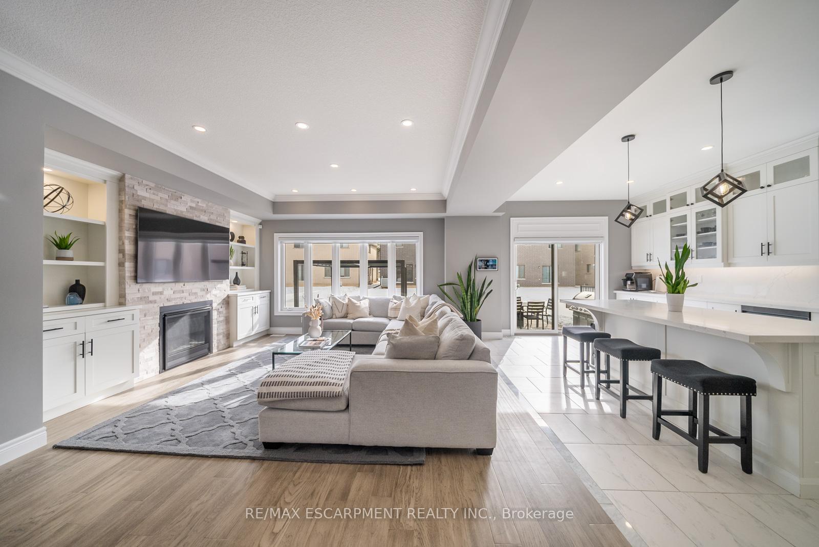 Photo 6 of 36 Miller Drive, Hamilton, Ancaster — HOMEH
