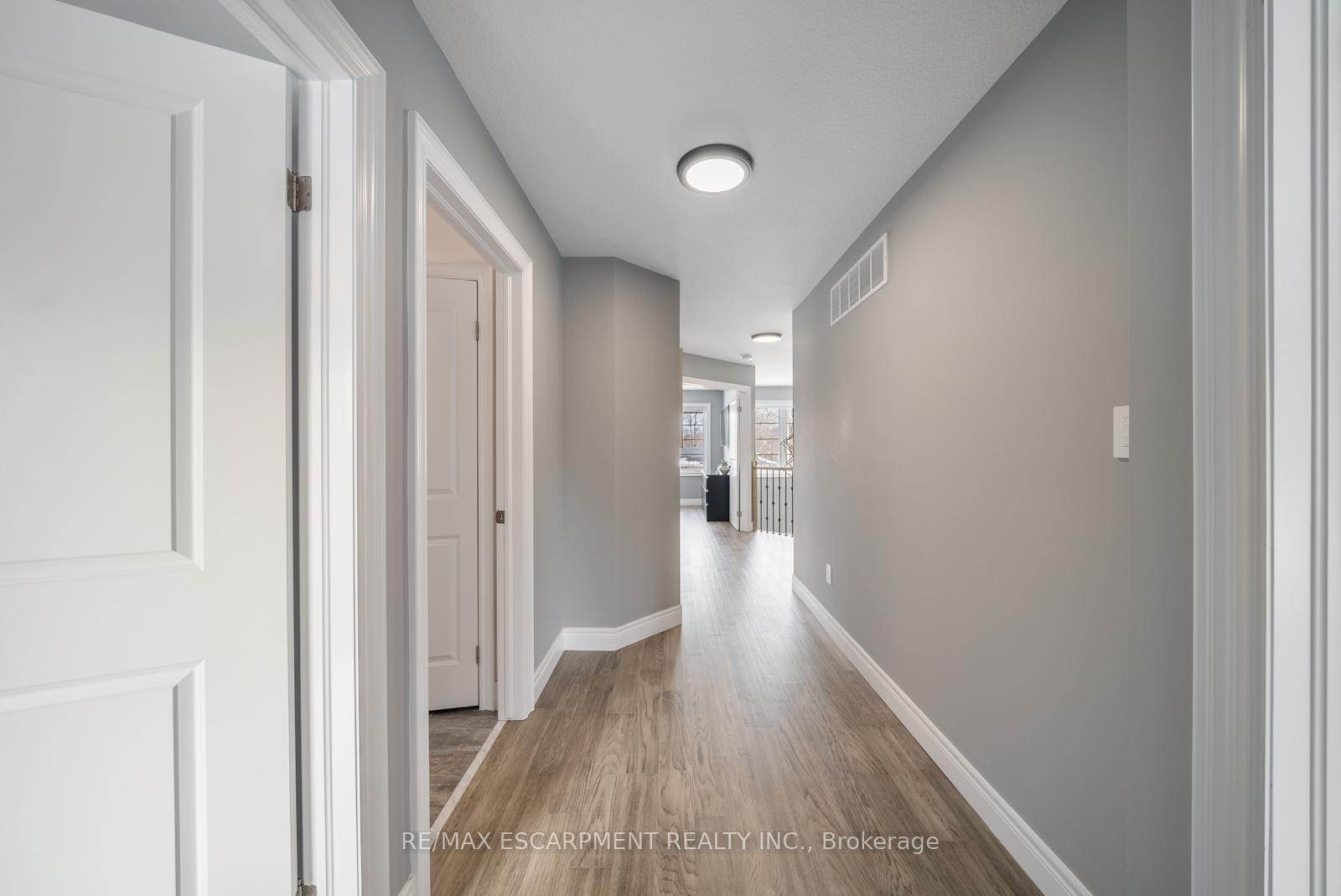 Photo 26 of 36 Miller Drive, Hamilton, Ancaster — HOMEH