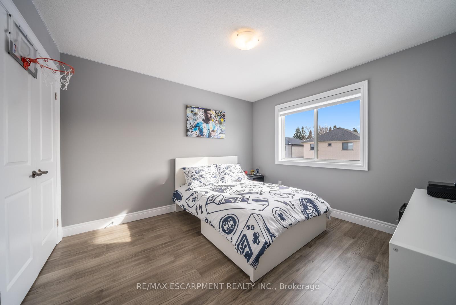 Photo 27 of 36 Miller Drive, Hamilton, Ancaster — HOMEH