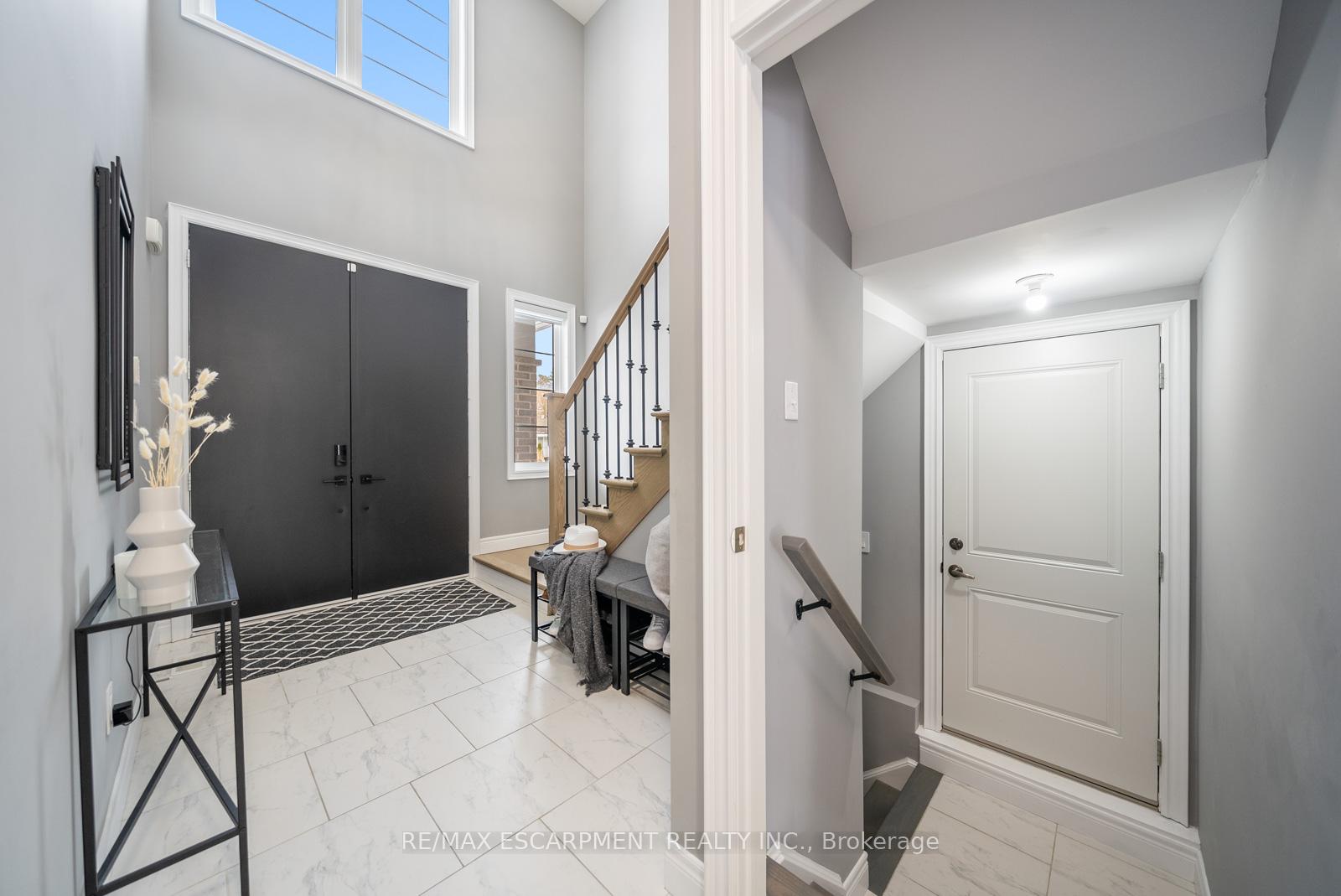 Photo 34 of 36 Miller Drive, Hamilton, Ancaster — HOMEH