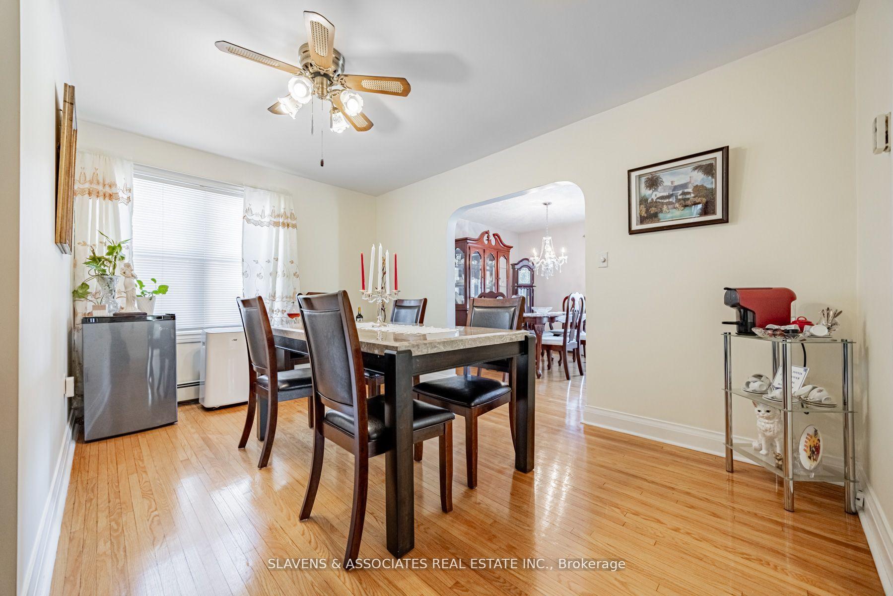 Photo 11 of 28 Mercer Drive, Brampton, Downtown Brampton — HOMEH