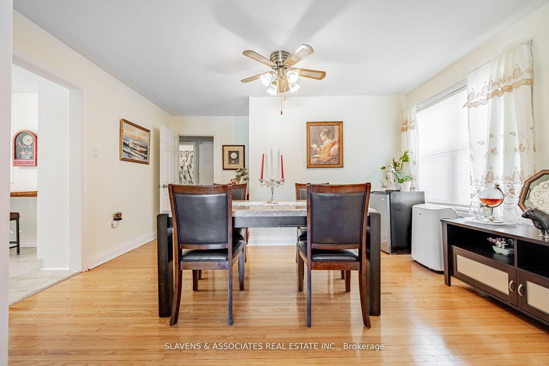 Photo 12 of 28 Mercer Drive, Brampton, Downtown Brampton — HOMEH