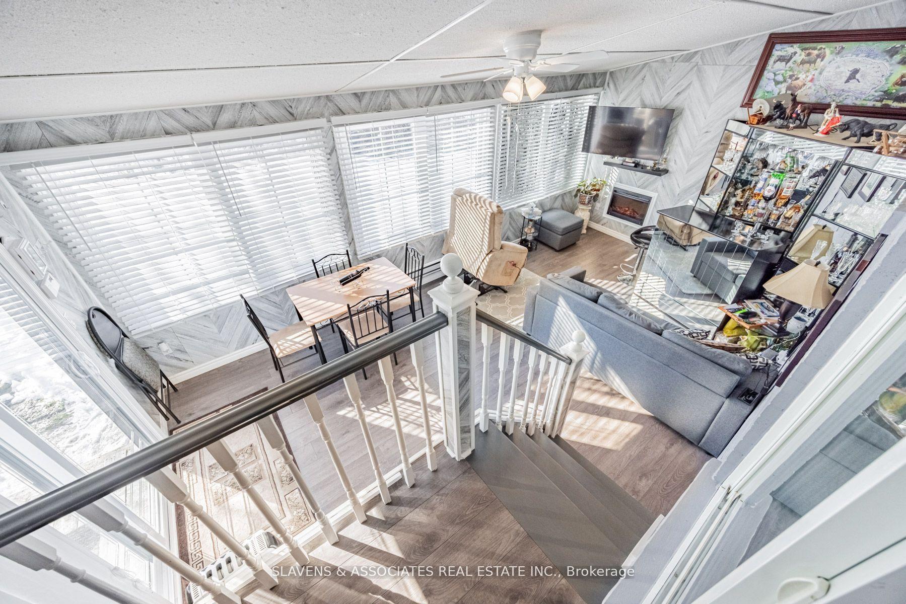 Photo 27 of 28 Mercer Drive, Brampton, Downtown Brampton — HOMEH