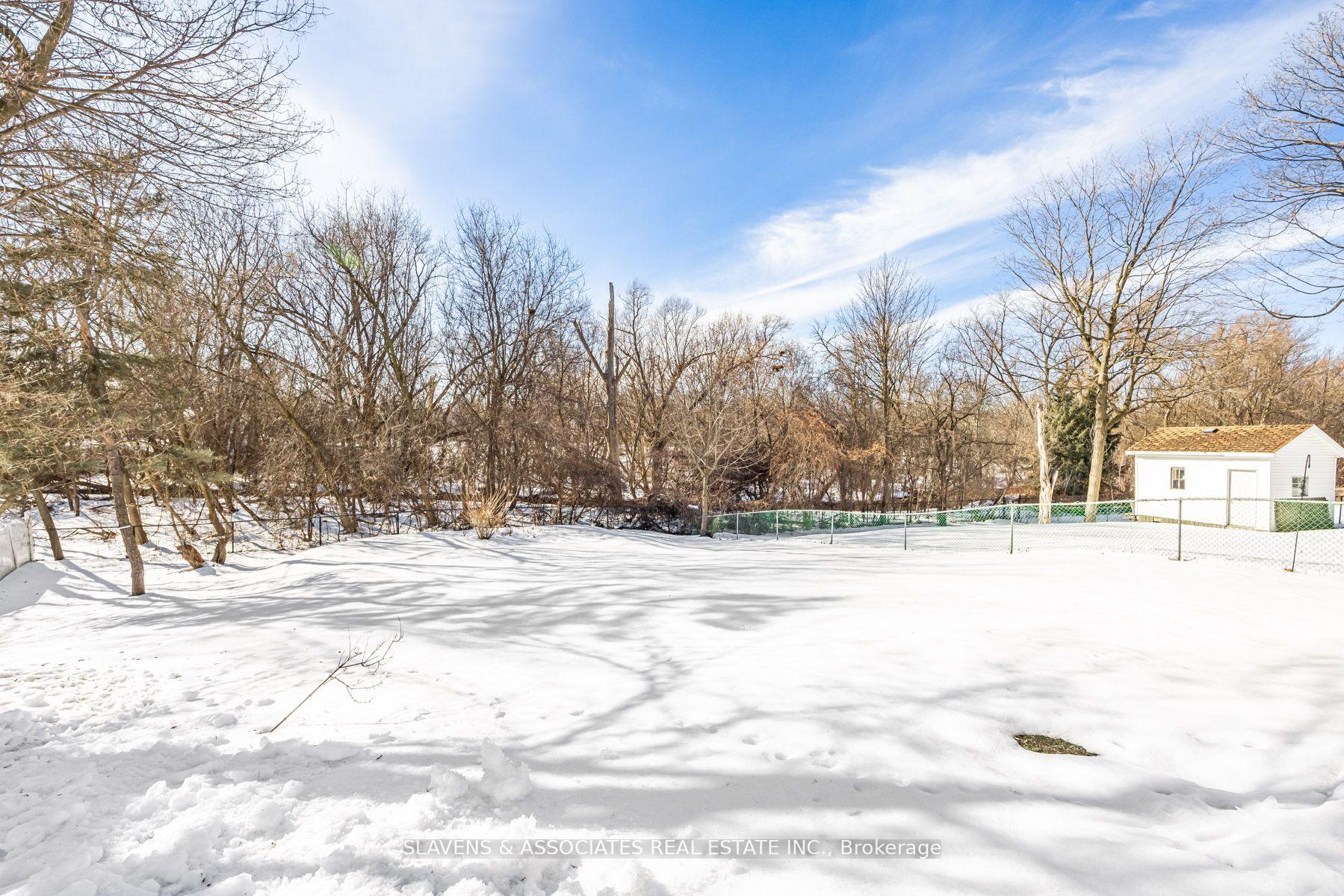 Photo 30 of 28 Mercer Drive, Brampton, Downtown Brampton — HOMEH