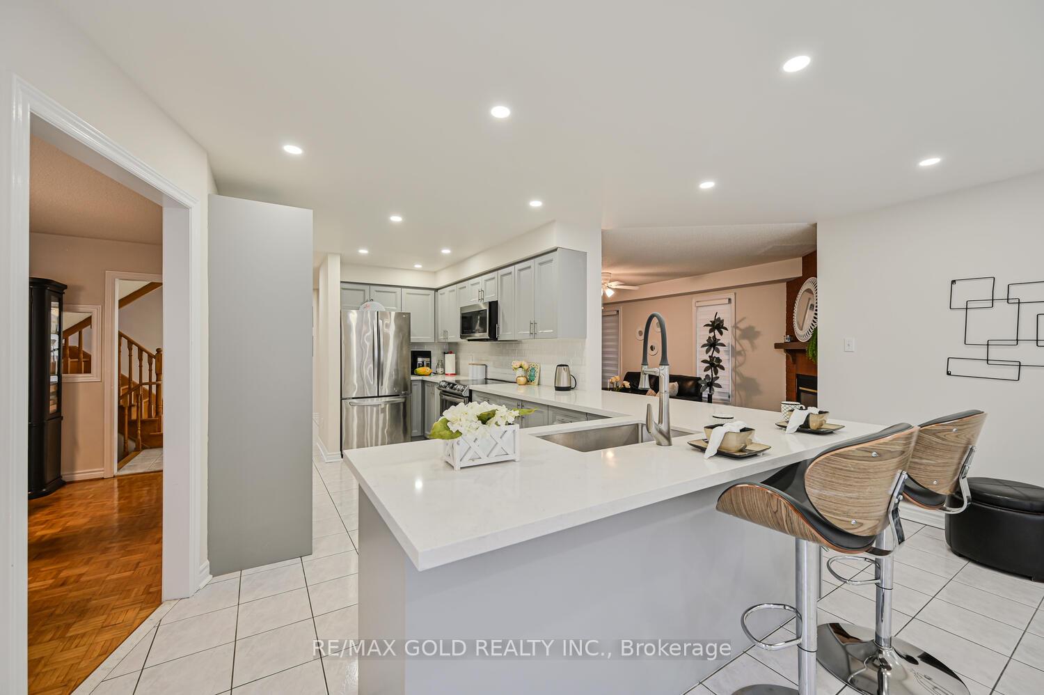 Photo 26 of 30 Black Oak Drive, Brampton, Sandringham-Wellington — HOMEH