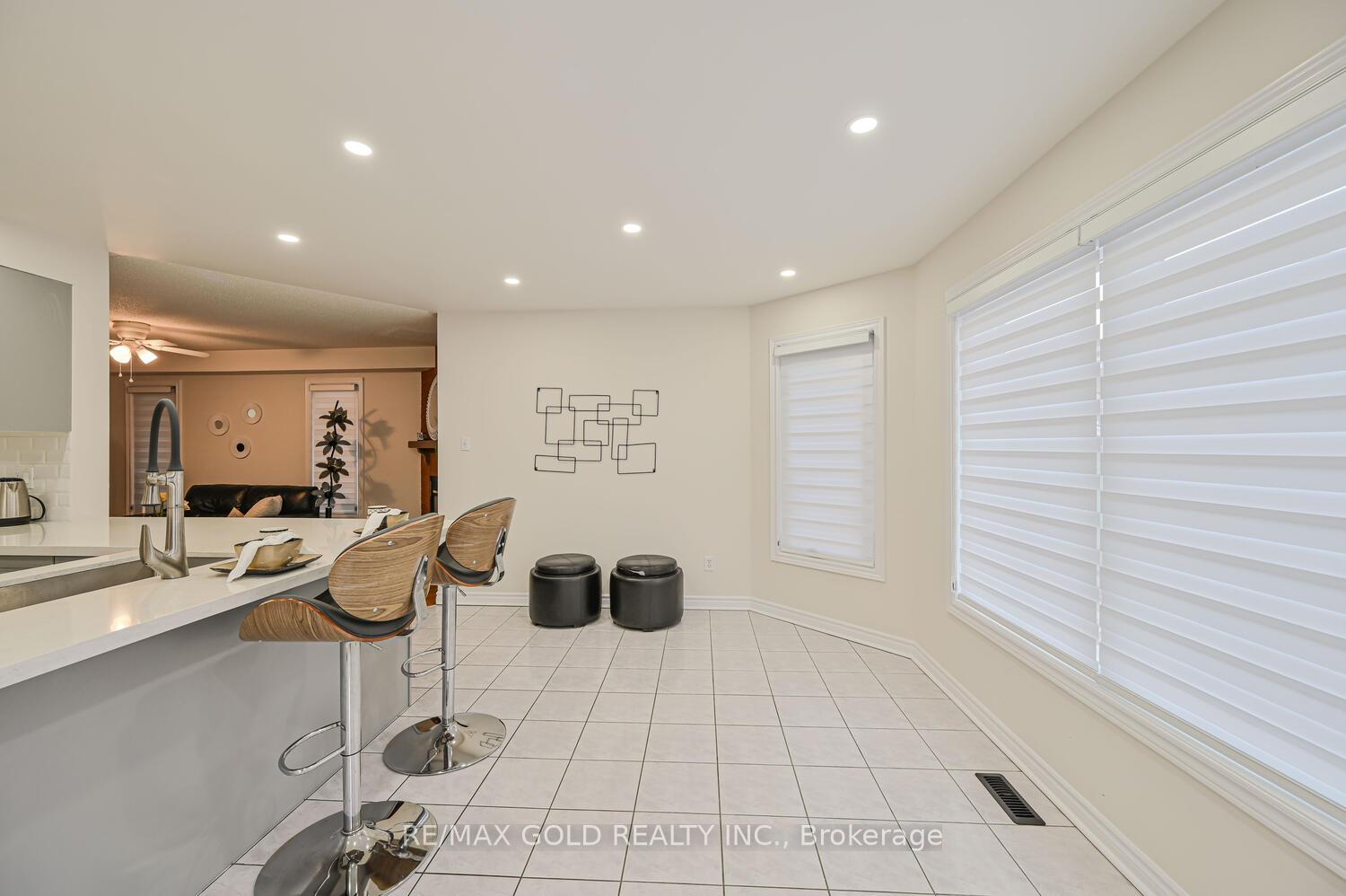 Photo 28 of 30 Black Oak Drive, Brampton, Sandringham-Wellington — HOMEH