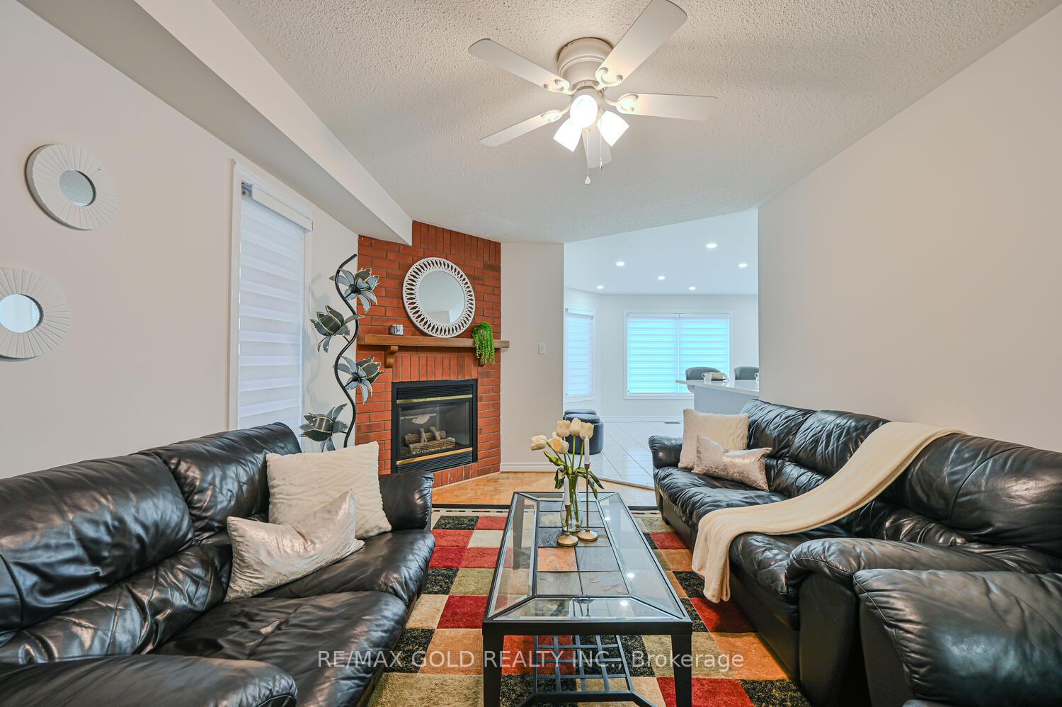Photo 33 of 30 Black Oak Drive, Brampton, Sandringham-Wellington — HOMEH