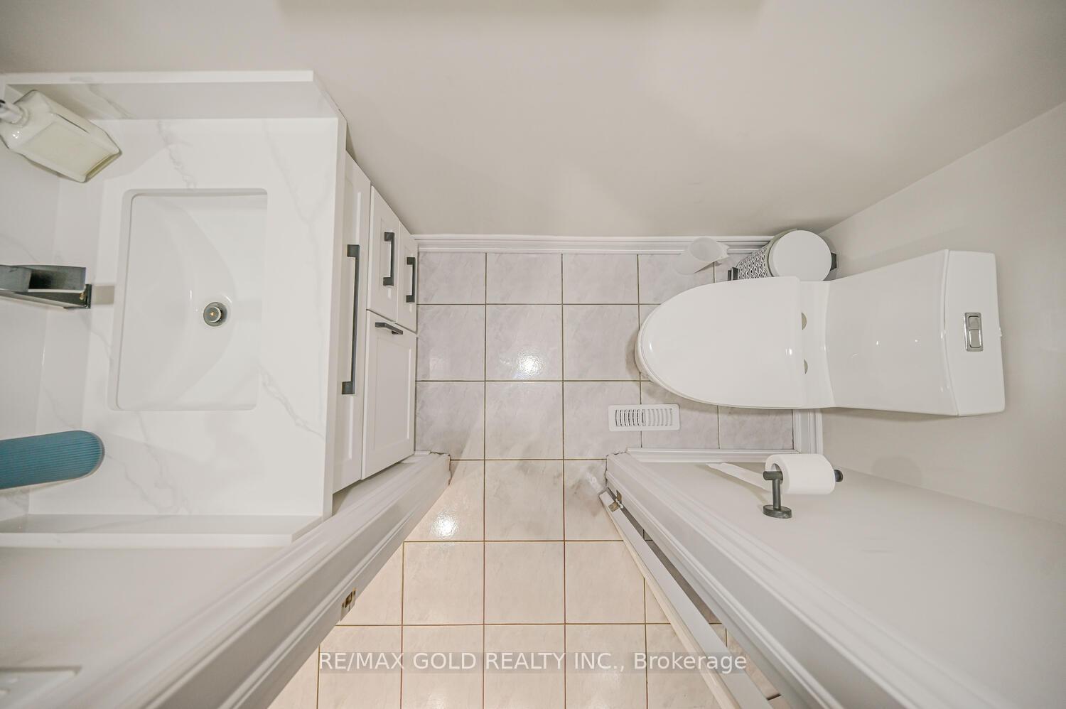 Photo 18 of 30 Black Oak Drive, Brampton, Sandringham-Wellington — HOMEH