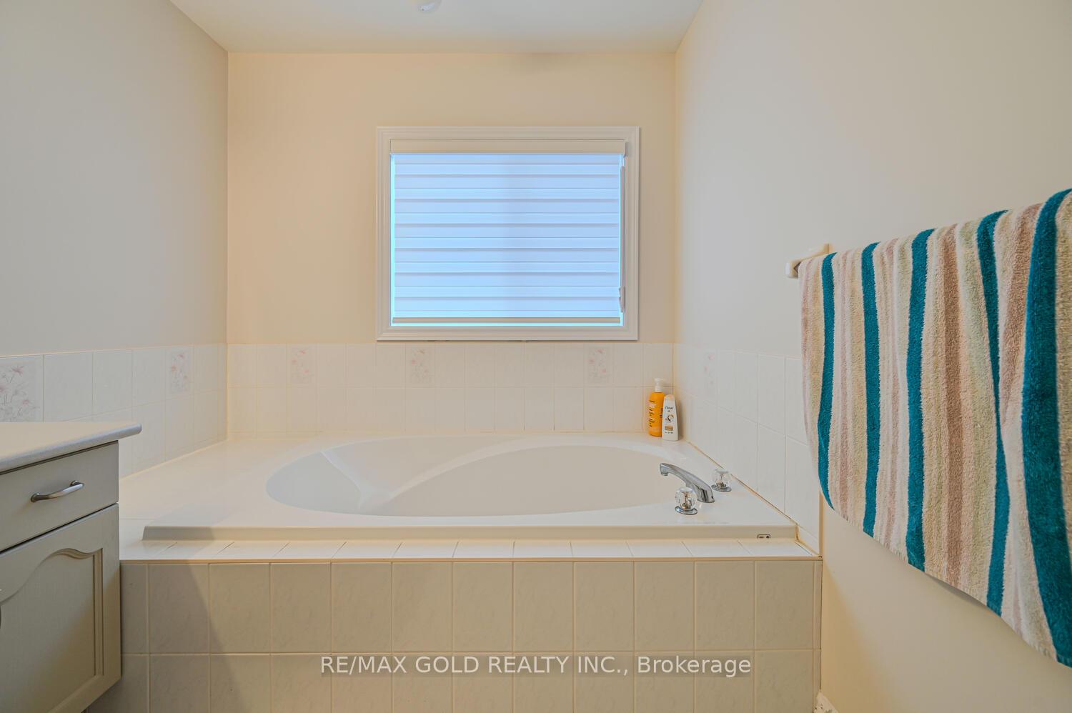 Photo 48 of 30 Black Oak Drive, Brampton, Sandringham-Wellington — HOMEH