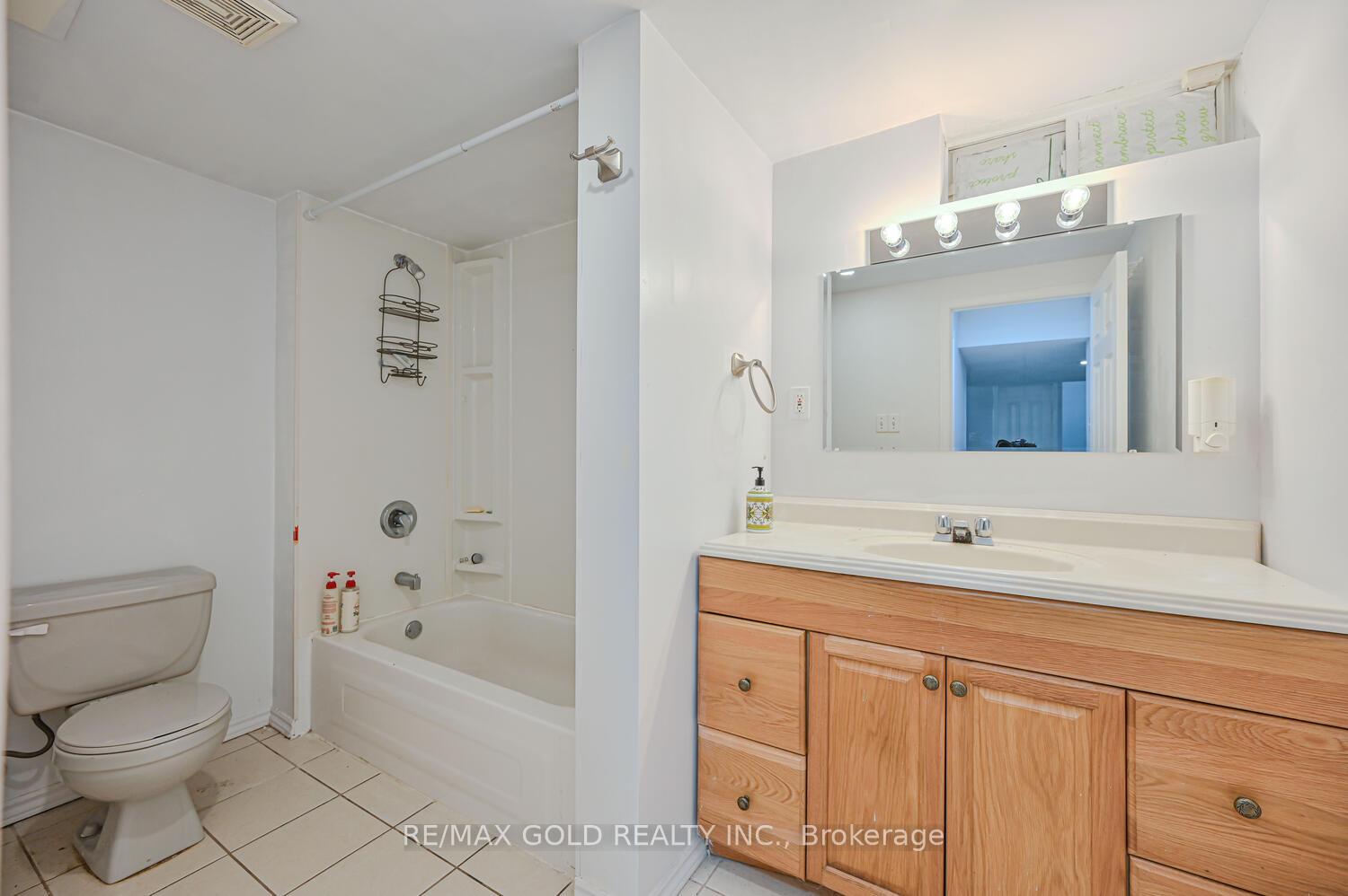 Photo 54 of 30 Black Oak Drive, Brampton, Sandringham-Wellington — HOMEH