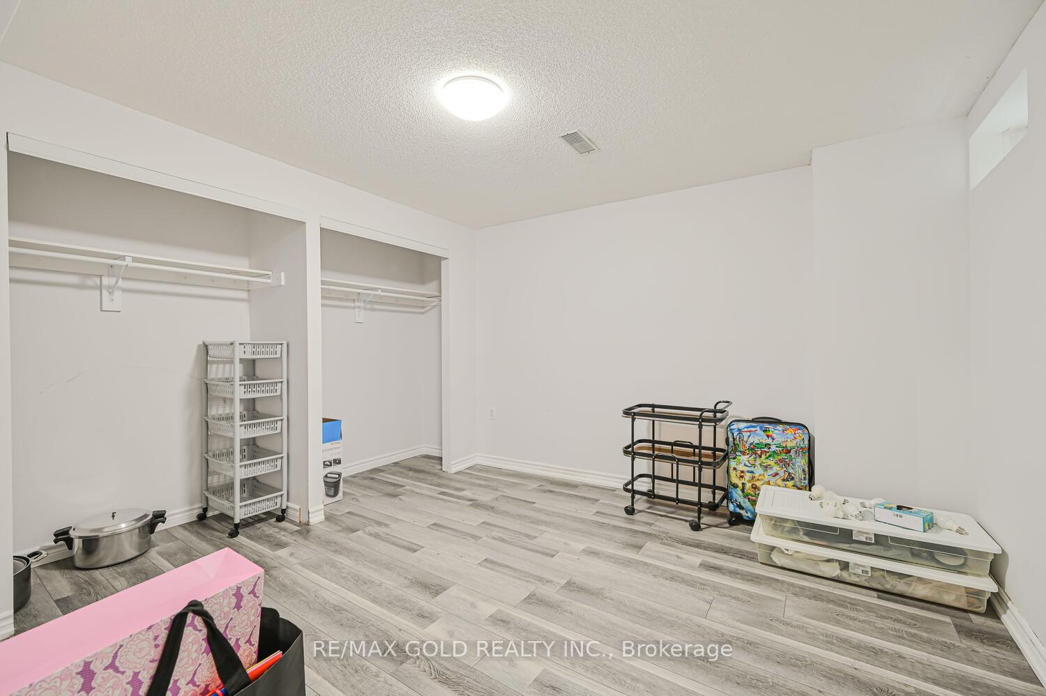 Photo 56 of 30 Black Oak Drive, Brampton, Sandringham-Wellington — HOMEH