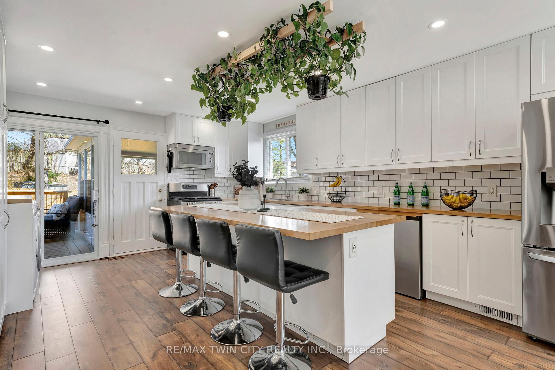 Photo 6 of 382 Grand Ridge Drive, Cambridge — HOMEH