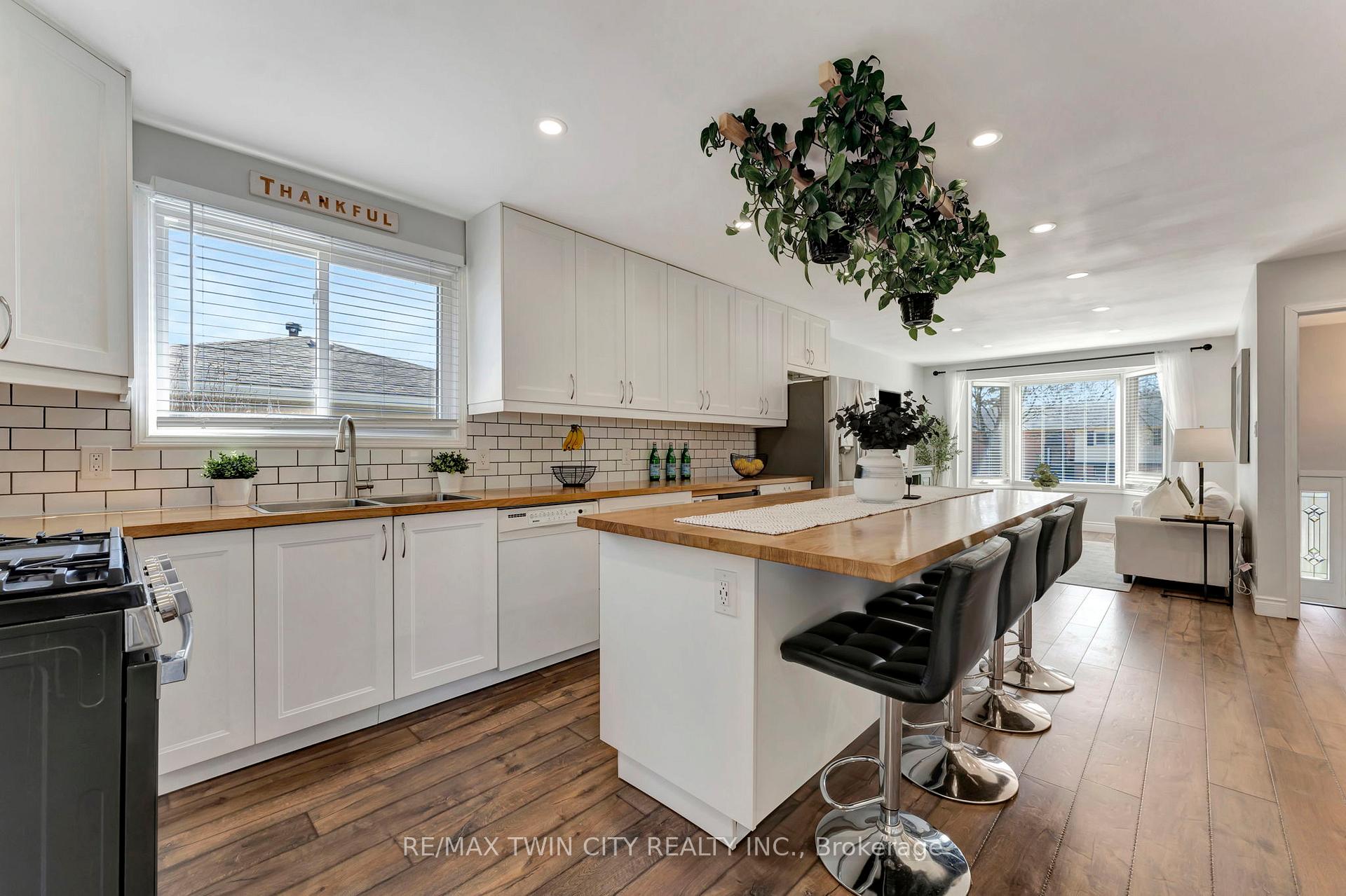 Photo 8 of 382 Grand Ridge Drive, Cambridge — HOMEH