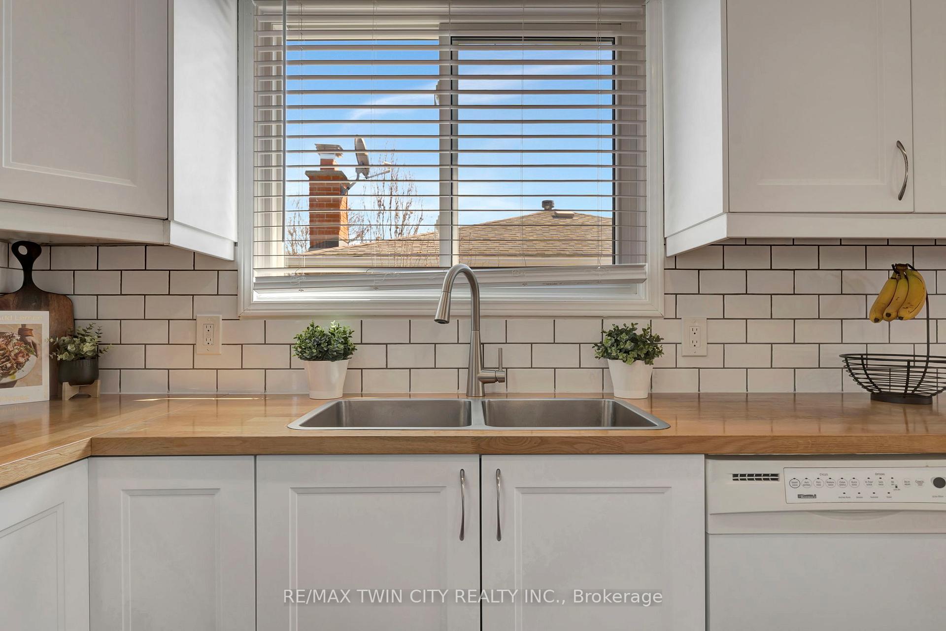 Photo 9 of 382 Grand Ridge Drive, Cambridge — HOMEH