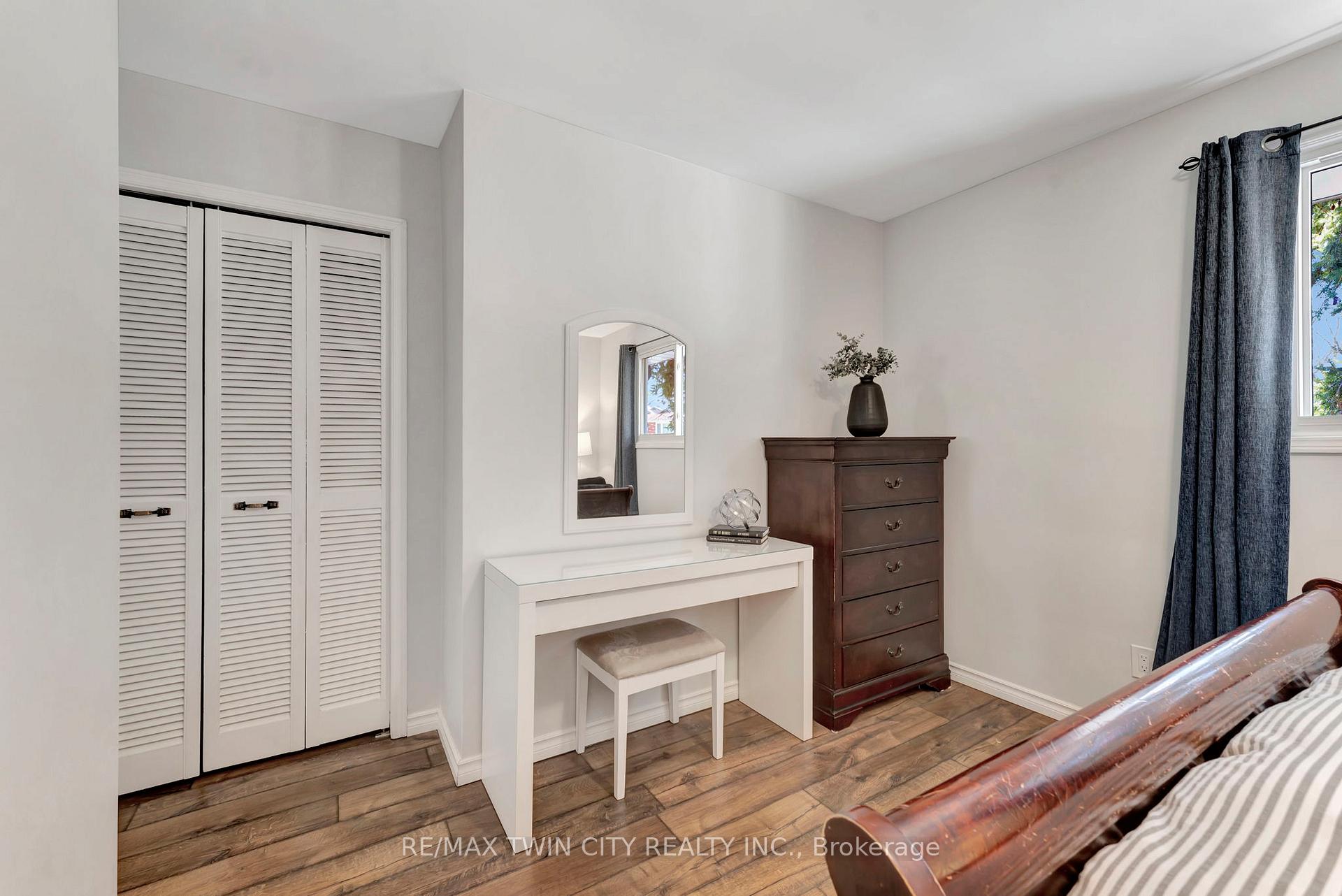 Photo 17 of 382 Grand Ridge Drive, Cambridge — HOMEH