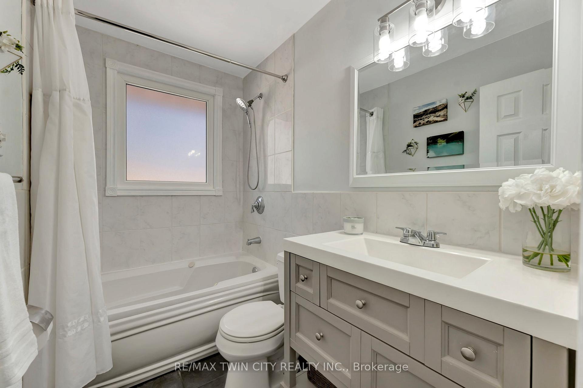 Photo 20 of 382 Grand Ridge Drive, Cambridge — HOMEH