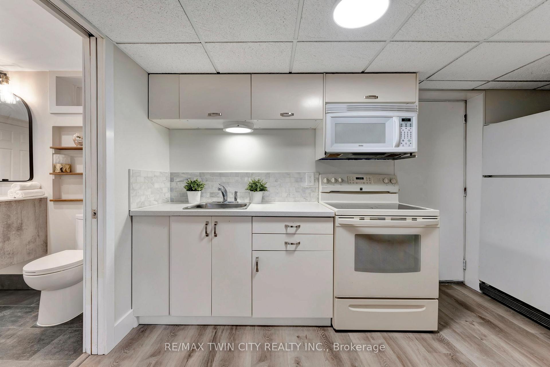 Photo 27 of 382 Grand Ridge Drive, Cambridge — HOMEH