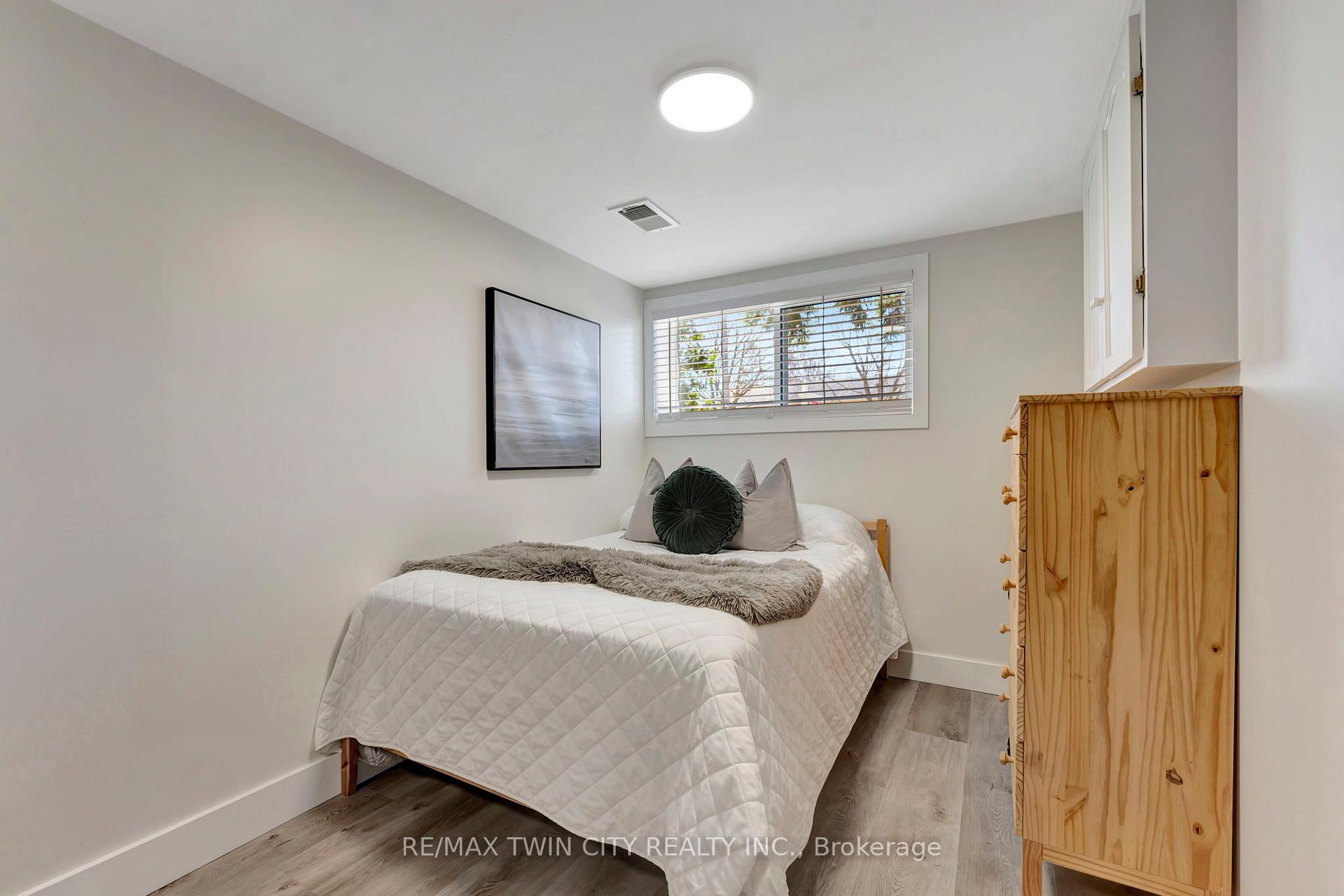 Photo 30 of 382 Grand Ridge Drive, Cambridge — HOMEH