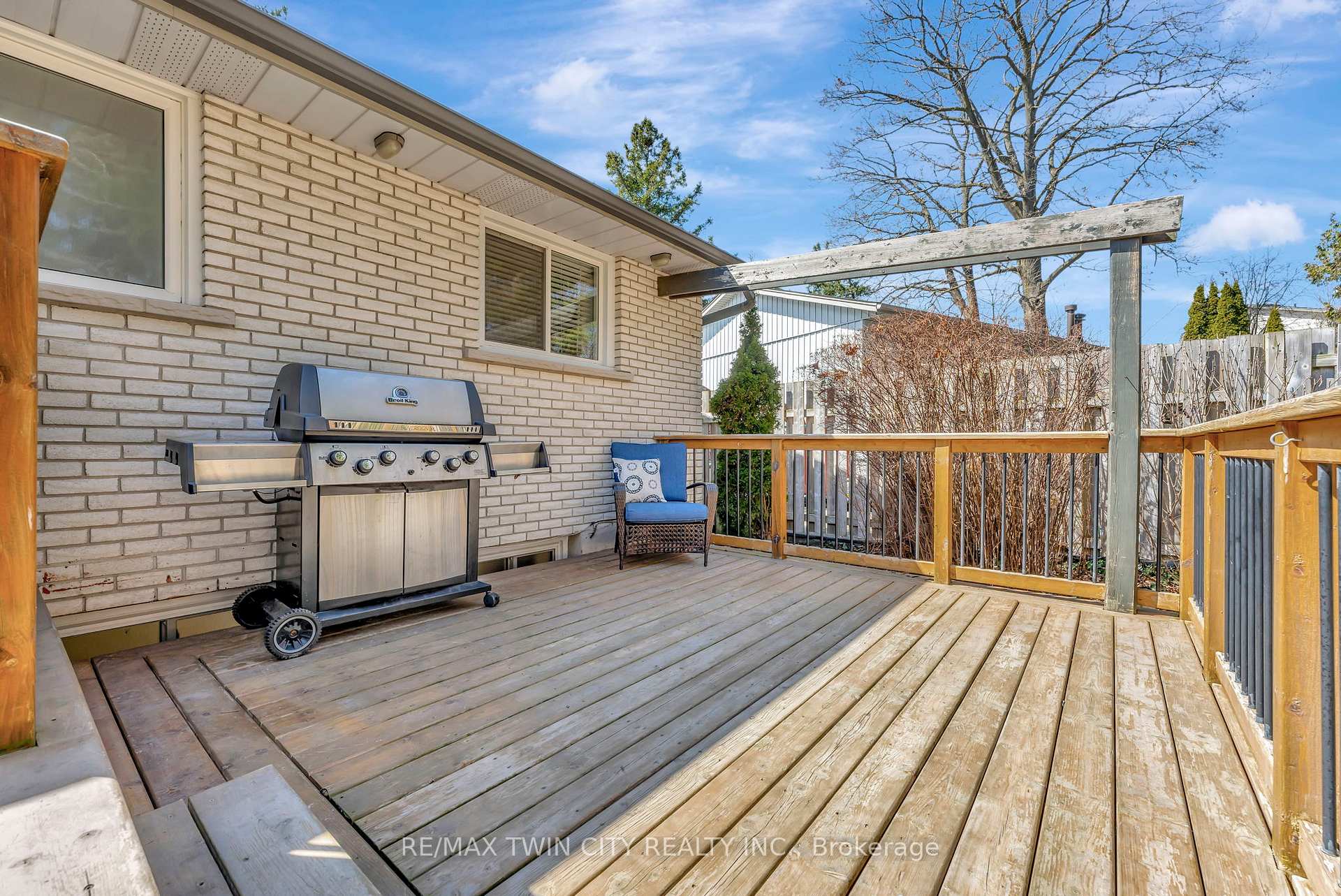 Photo 37 of 382 Grand Ridge Drive, Cambridge — HOMEH