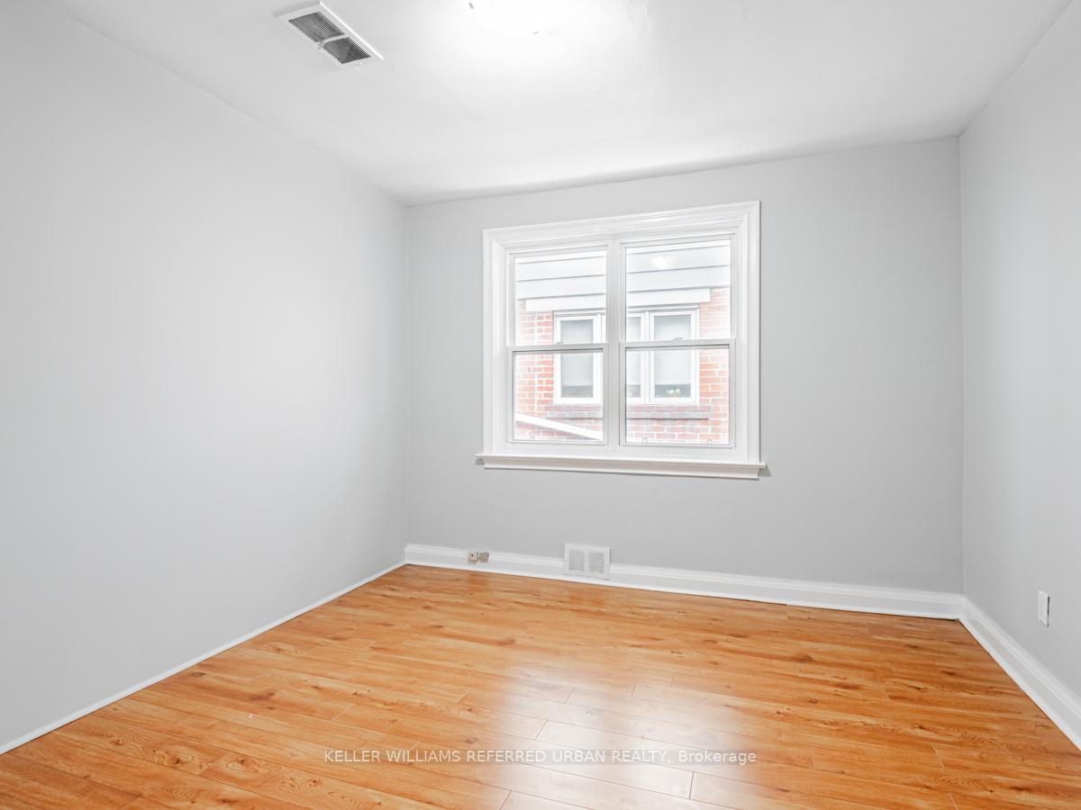 Photo 63 of 16 Prince Charles Drive, Toronto, Englemount-Lawrence — HOMEH